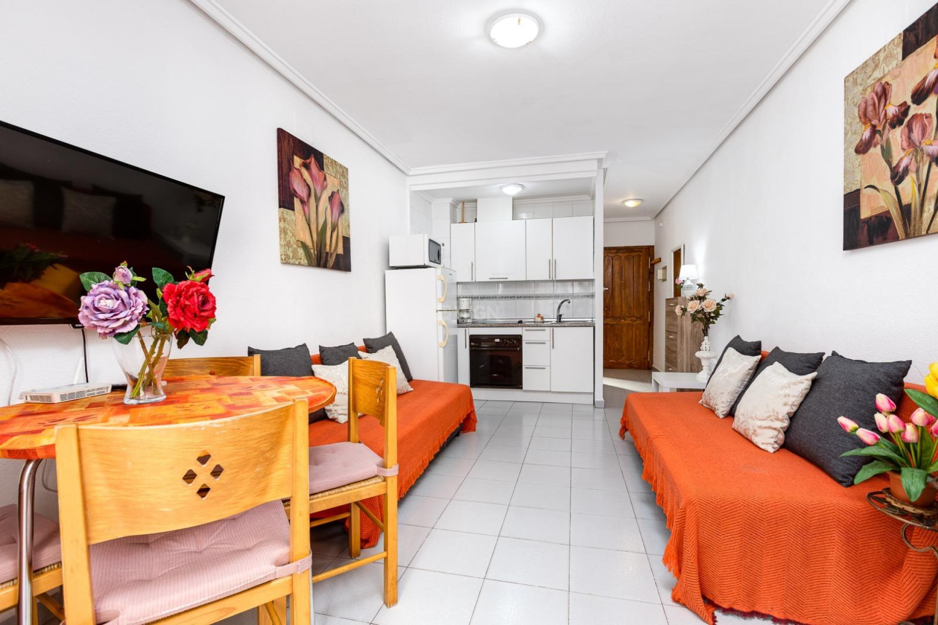 Resale - Apartment / flat - Torrevieja - Las Piscinas Naturales