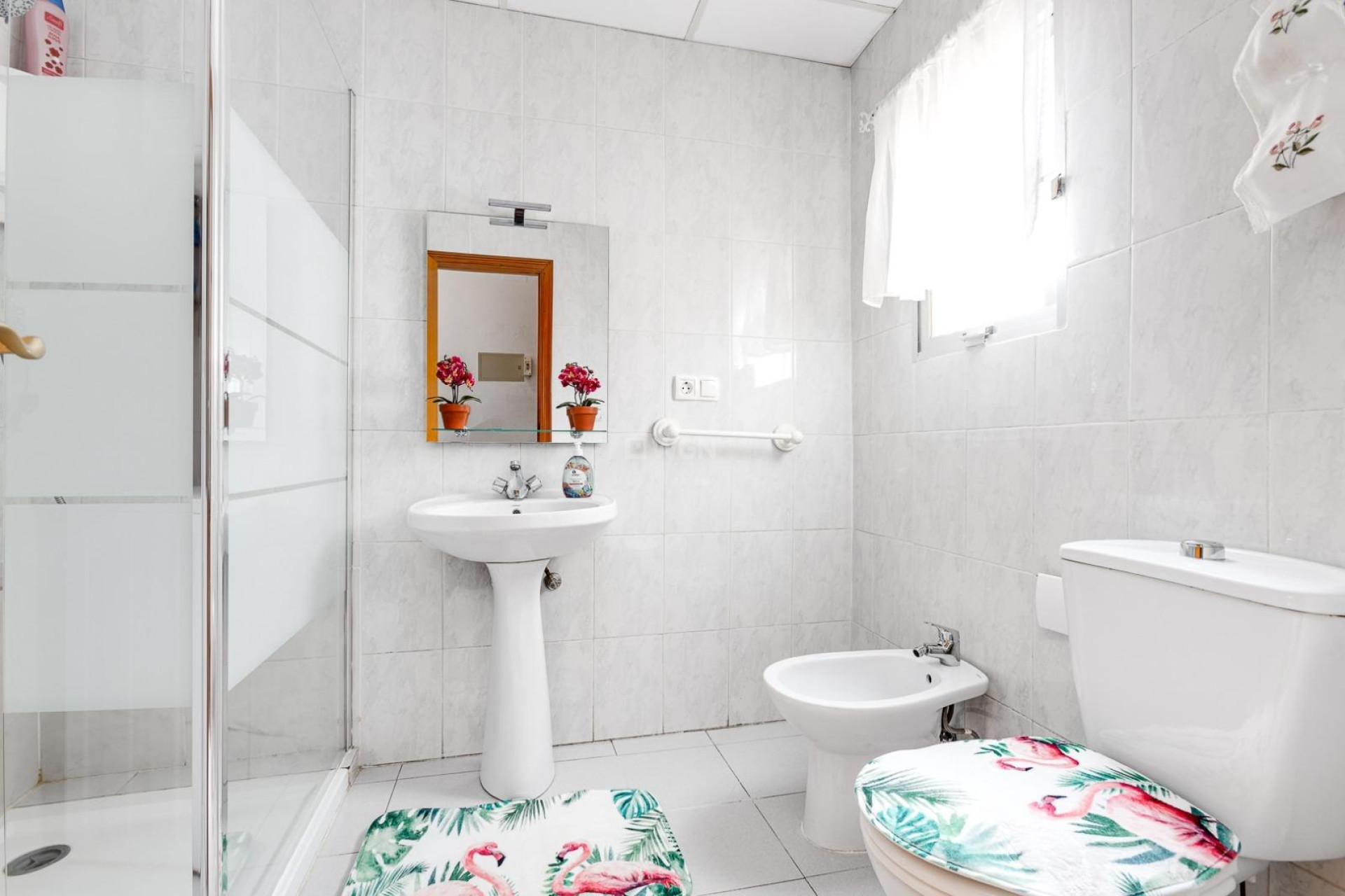 Resale - Apartment / flat - Torrevieja - Las Piscinas Naturales