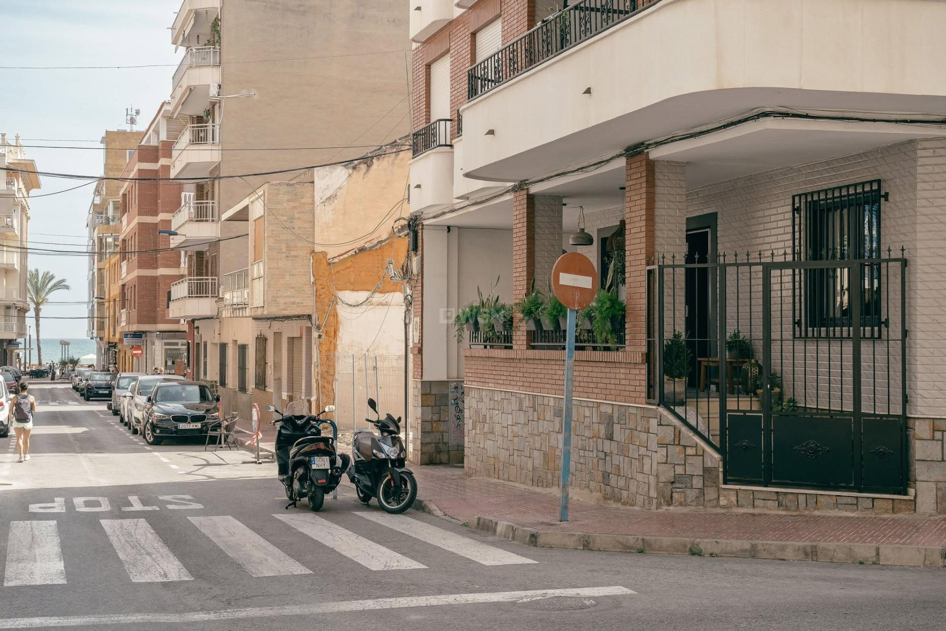 Resale - Apartment / flat - Torrevieja - Las Piscinas Naturales