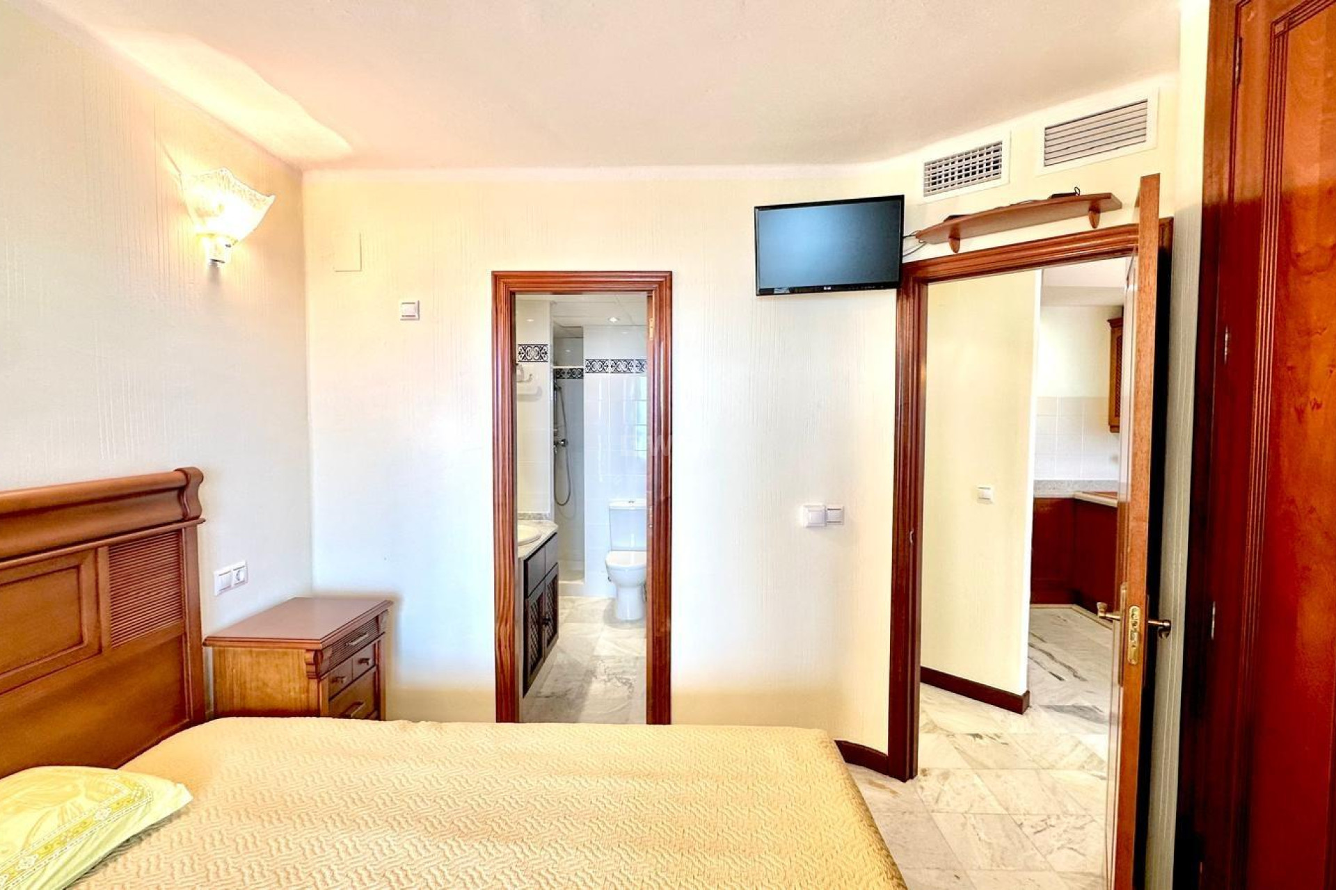 Resale - Apartment / flat - Torrevieja - Los Frutales