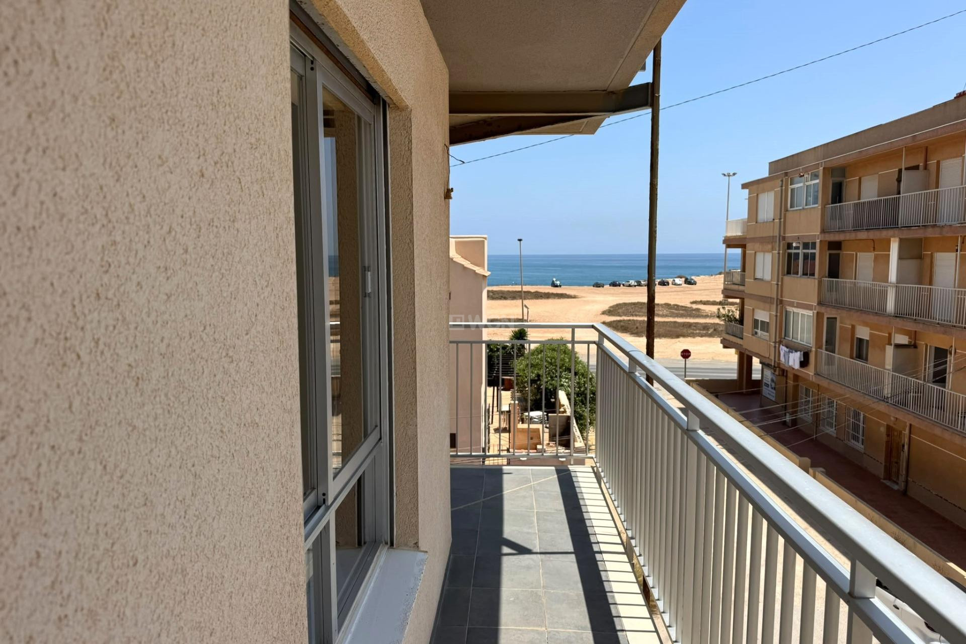 Resale - Apartment / flat - Torrevieja - Miramar - Torre Del Moro