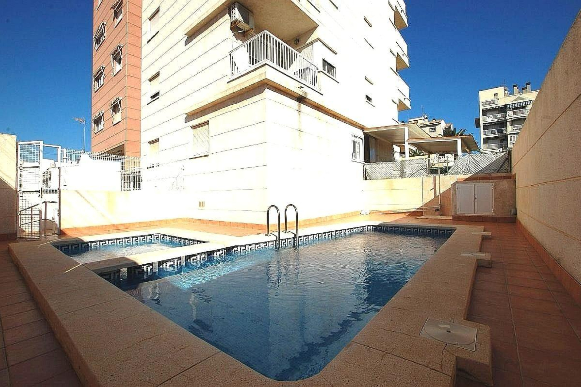 Resale - Apartment / flat - Torrevieja - Nueva Torrevieja