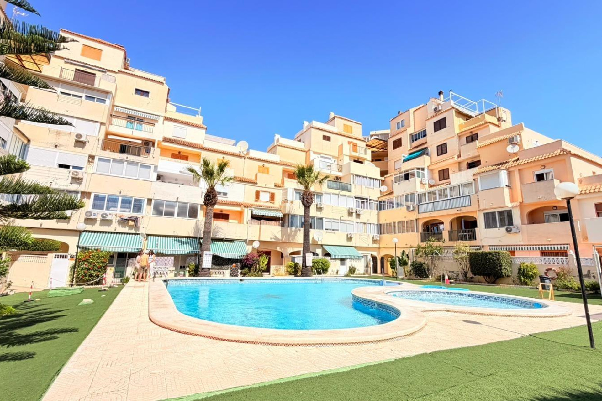 Resale - Apartment / flat - Torrevieja - Nueva Torrevieja