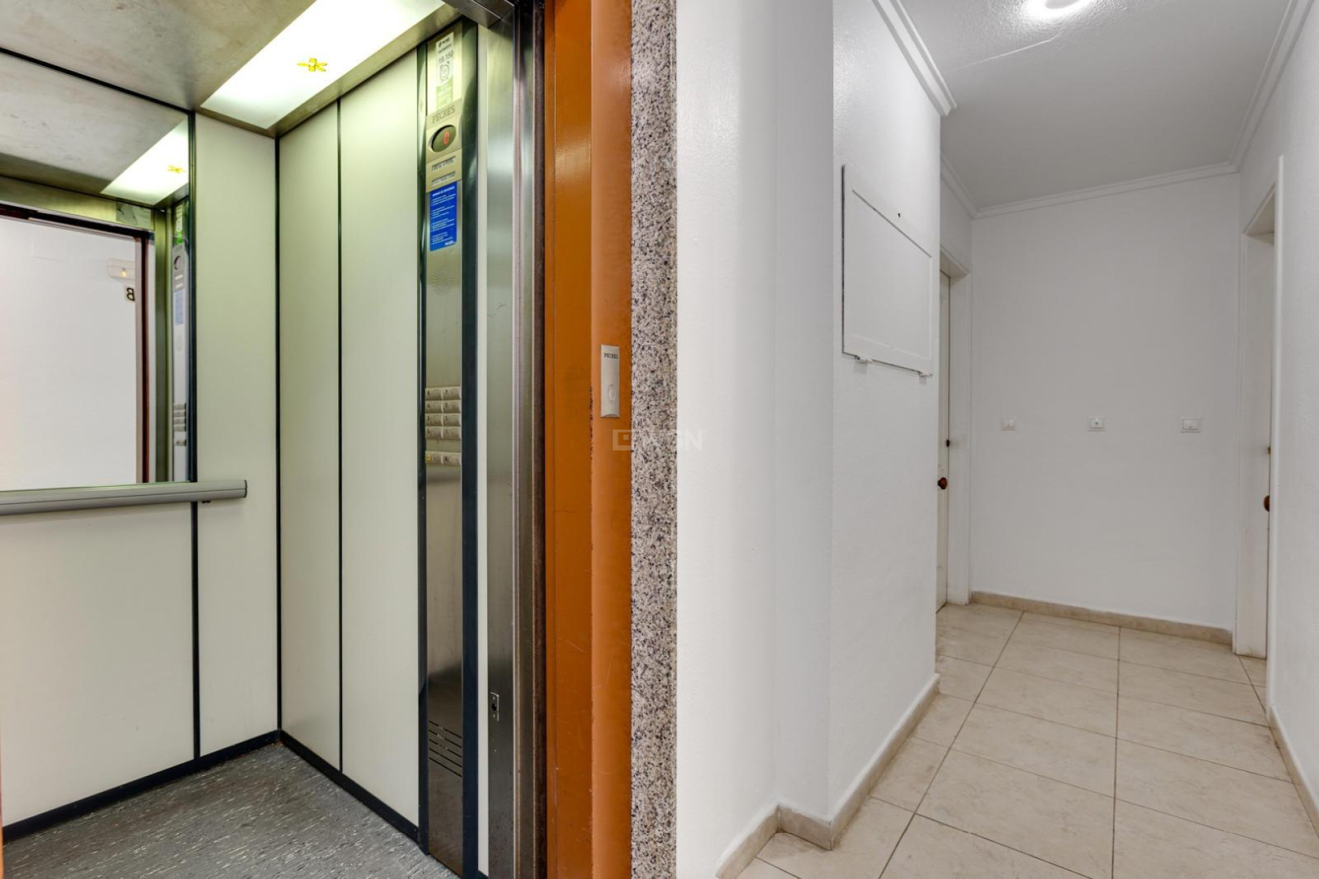 Resale - Apartment / flat - Torrevieja - Nueva Torrevieja