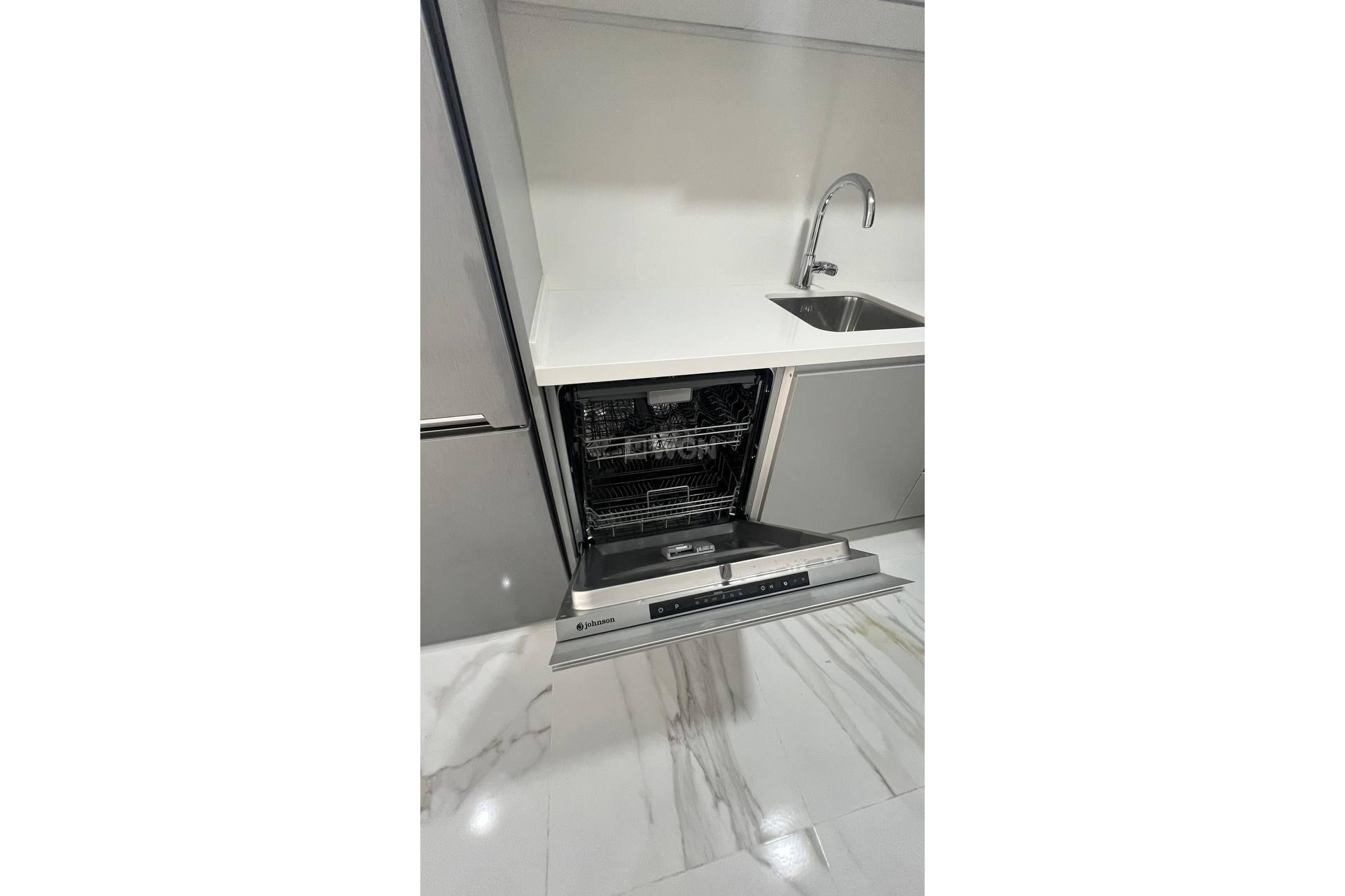 Resale - Apartment / flat - Torrevieja - PARQUE DE LAS NACIONES