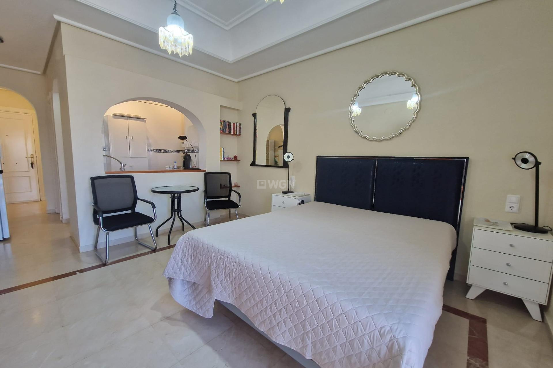 Resale - Apartment / flat - Torrevieja - Paseo Maritimo