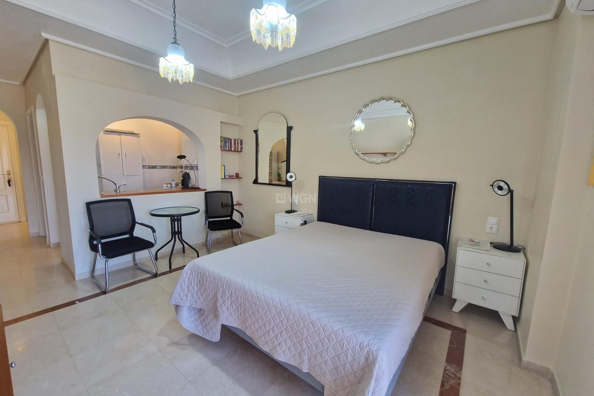 Resale - Apartment / flat - Torrevieja - Paseo Maritimo