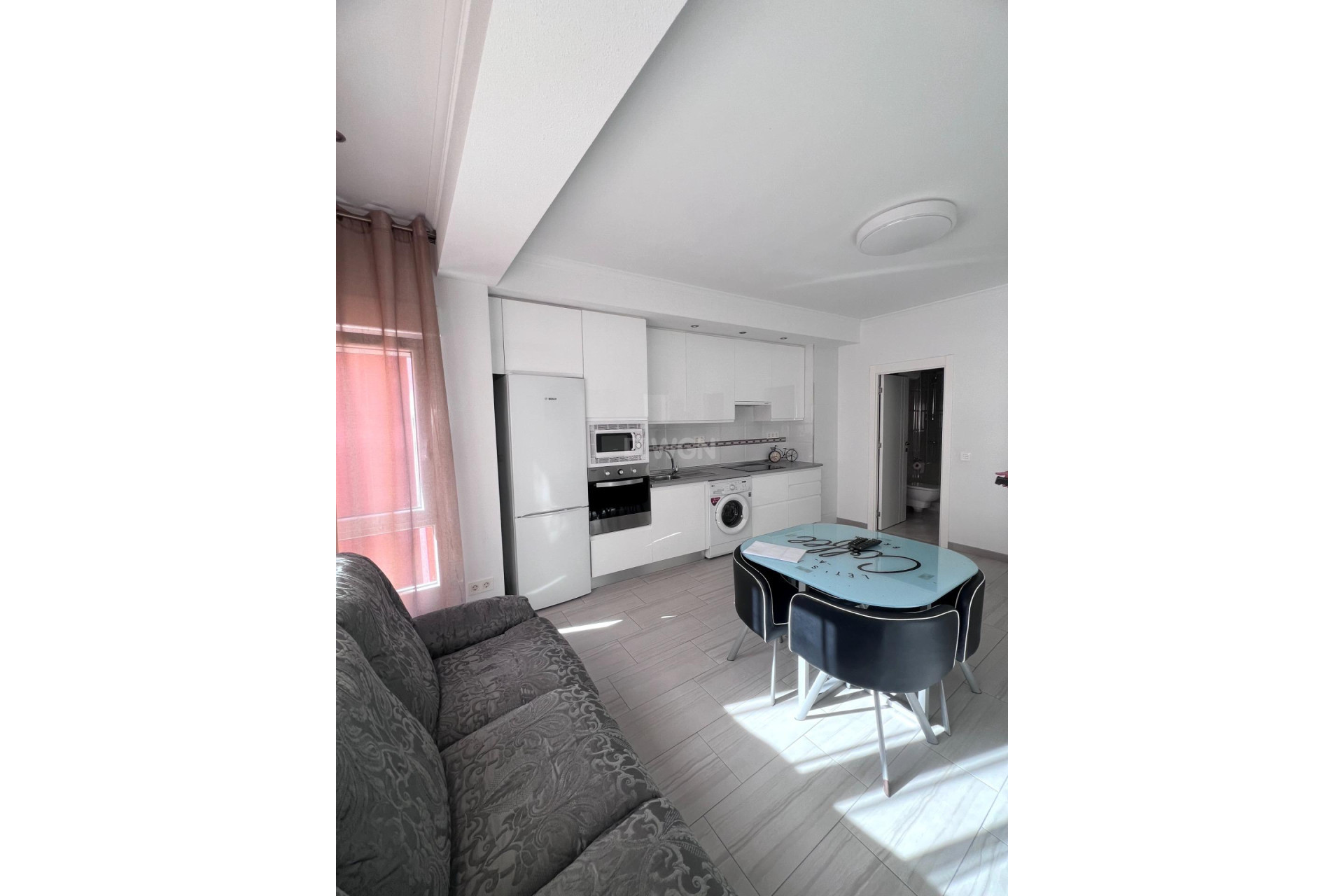 Resale - Apartment / flat - Torrevieja - Paseo Maritimo