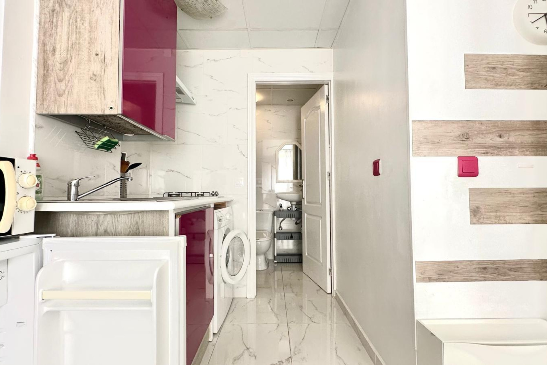 Resale - Apartment / flat - Torrevieja - Paseo Maritimo