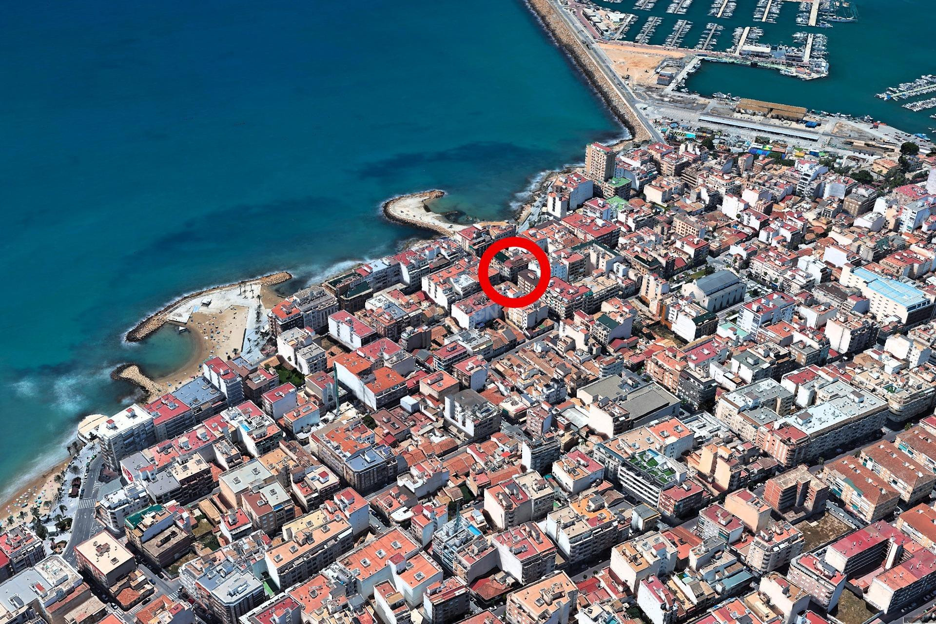 Resale - Apartment / flat - Torrevieja - Paseo Maritimo