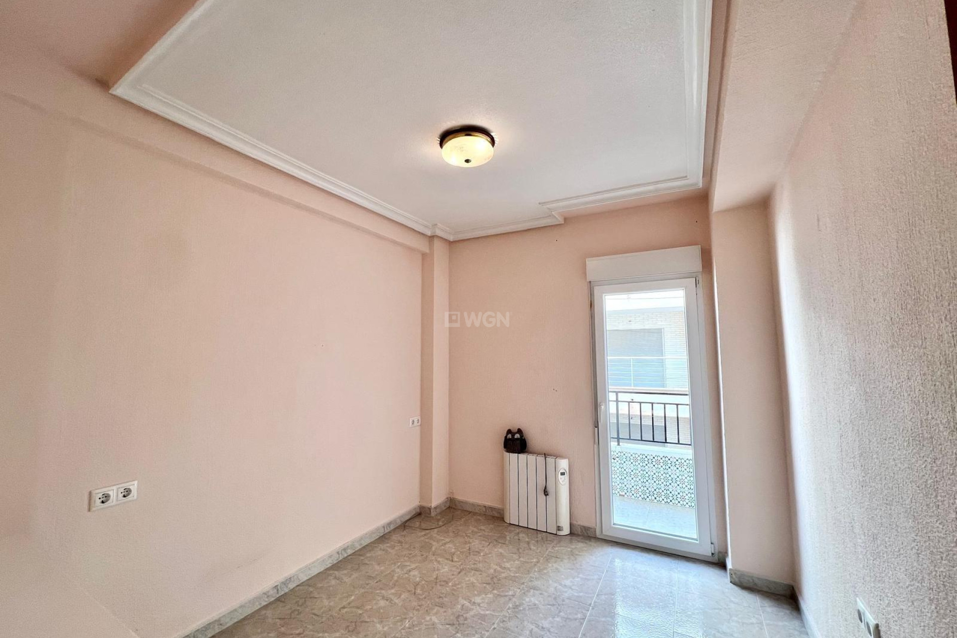 Resale - Apartment / flat - Torrevieja - Paseo Maritimo