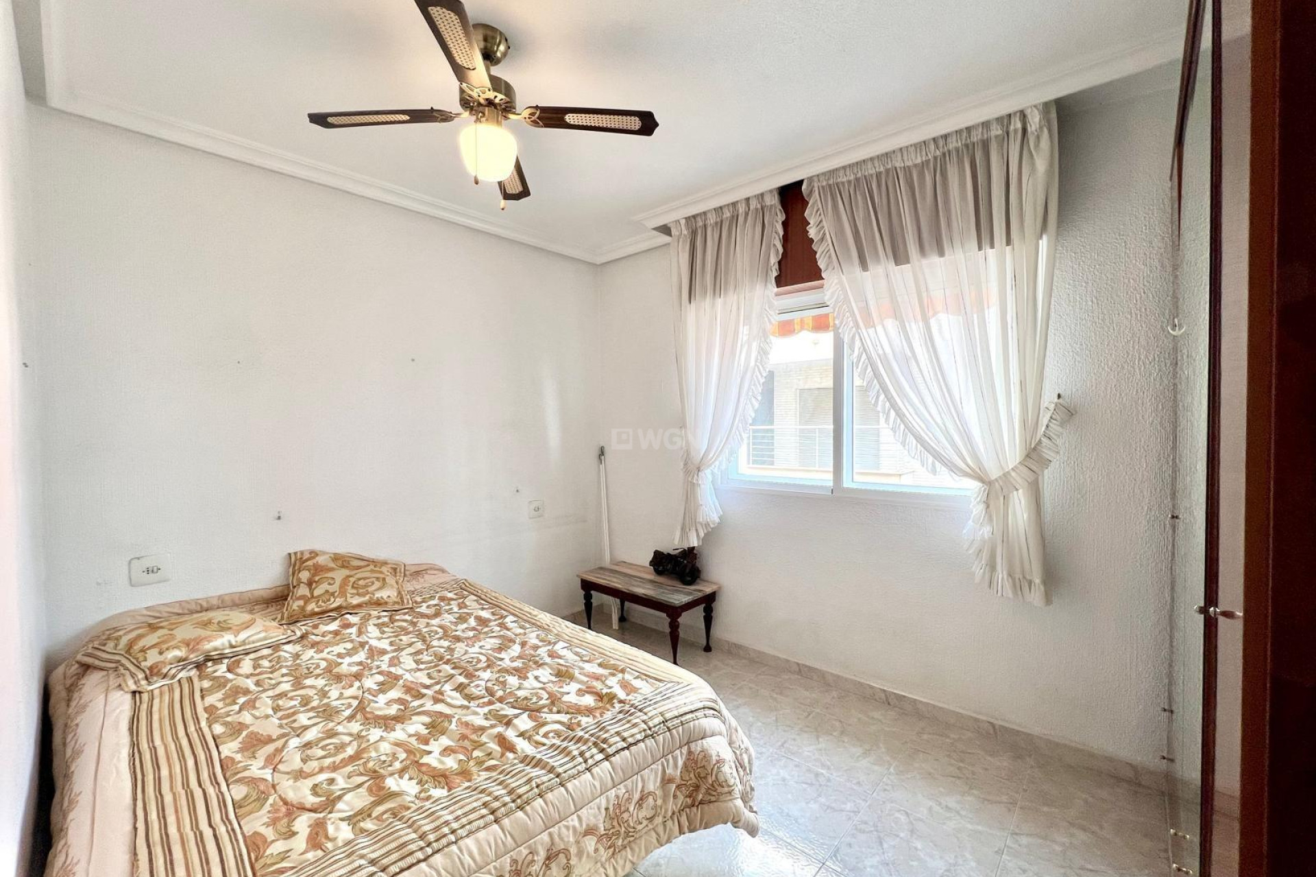 Resale - Apartment / flat - Torrevieja - Paseo Maritimo