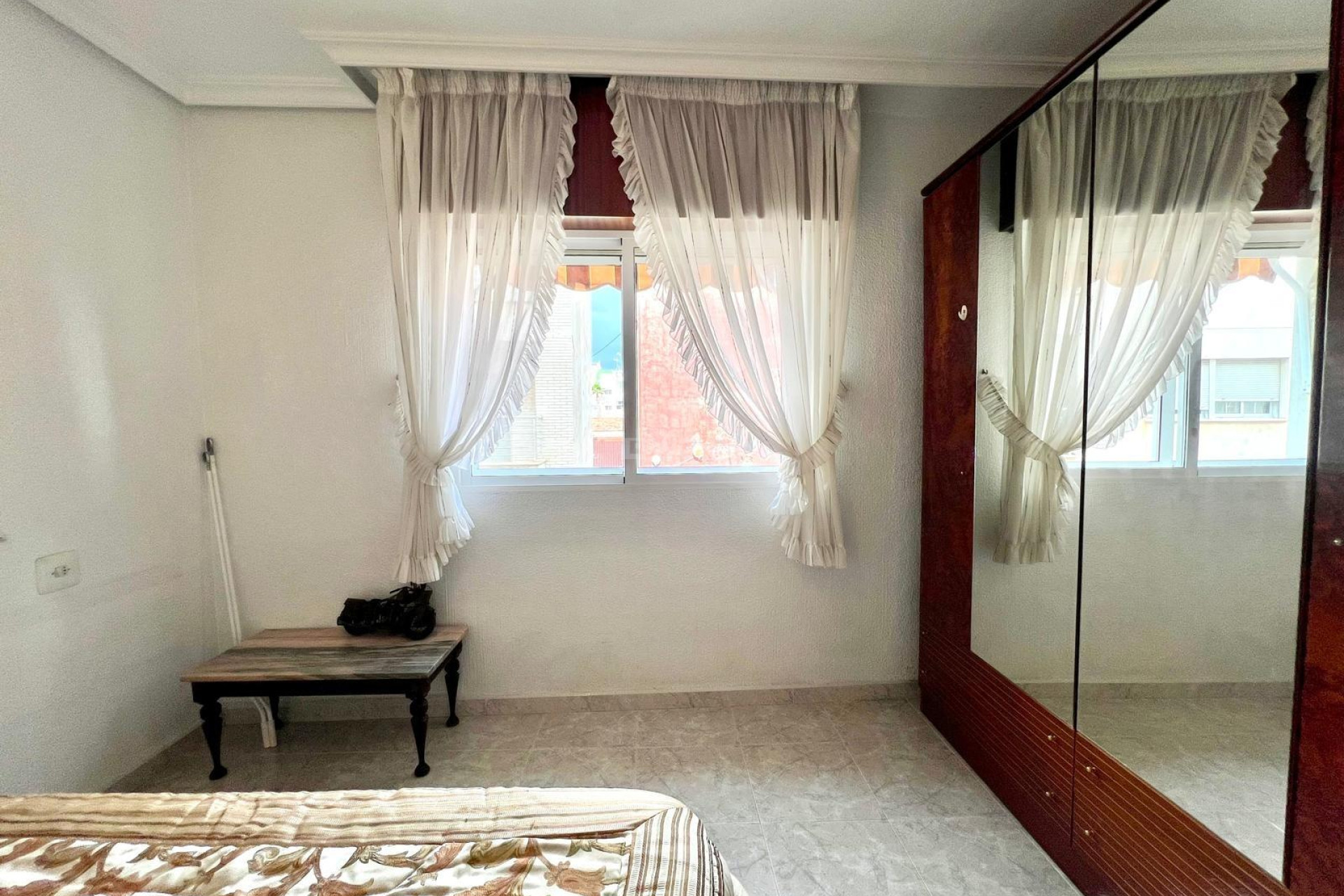 Resale - Apartment / flat - Torrevieja - Paseo Maritimo