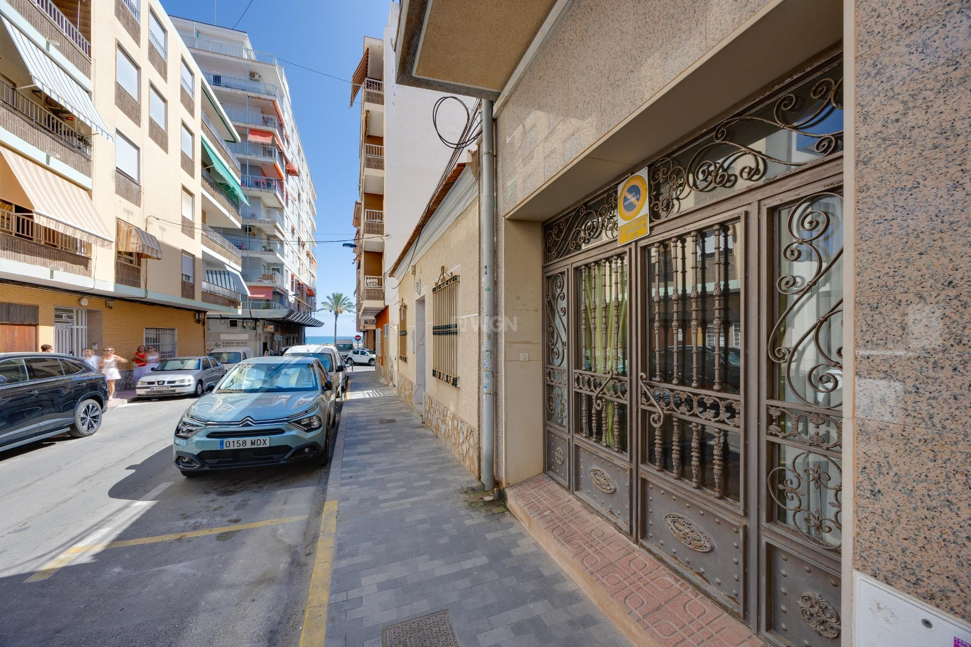 Resale - Apartment / flat - Torrevieja - Paseo Maritimo