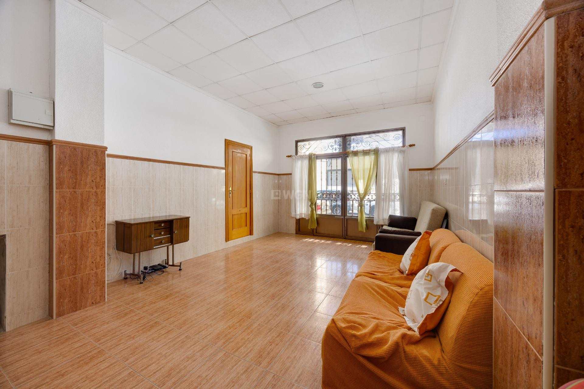 Resale - Apartment / flat - Torrevieja - Paseo Maritimo