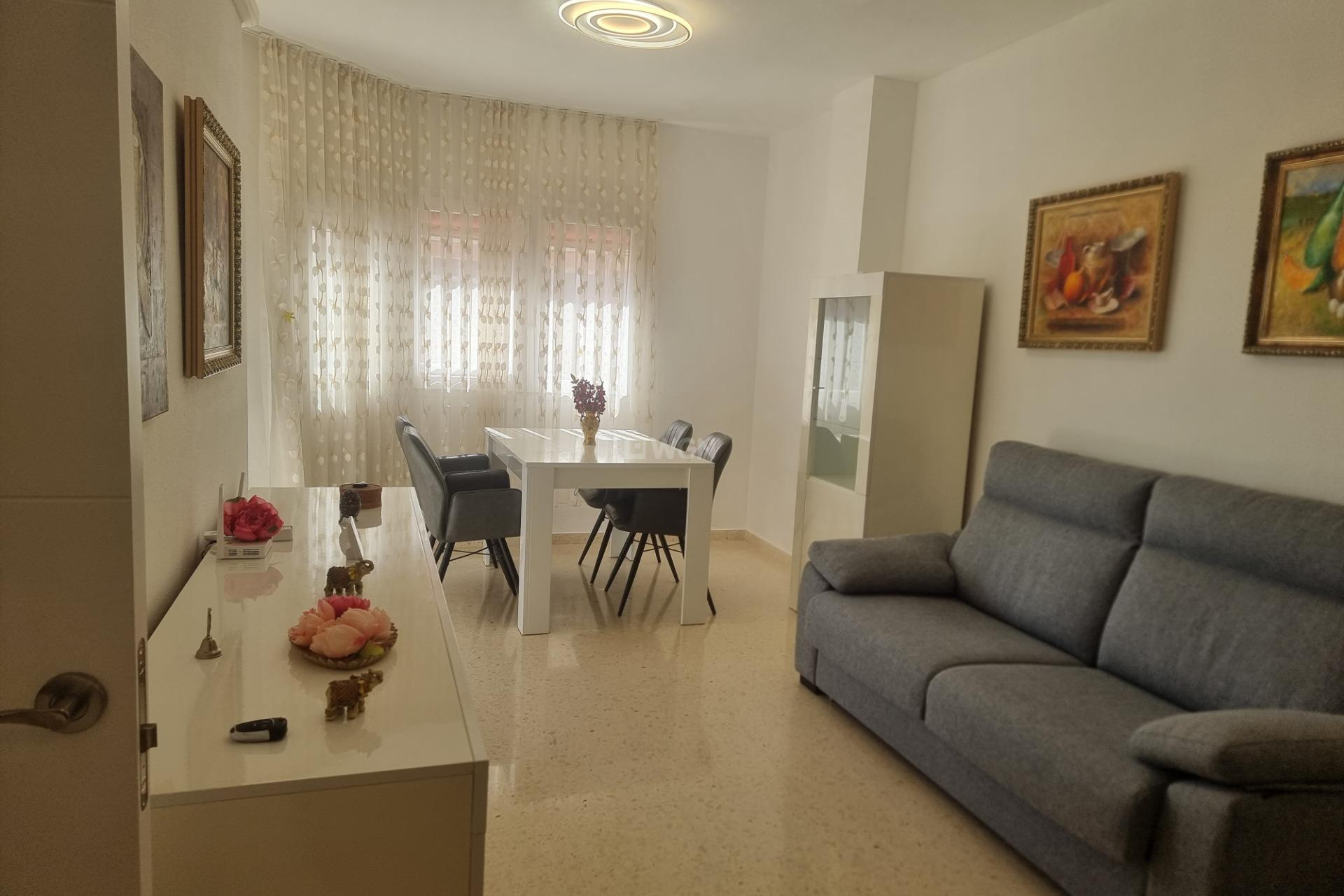 Resale - Apartment / flat - Torrevieja - Playa de los Locos