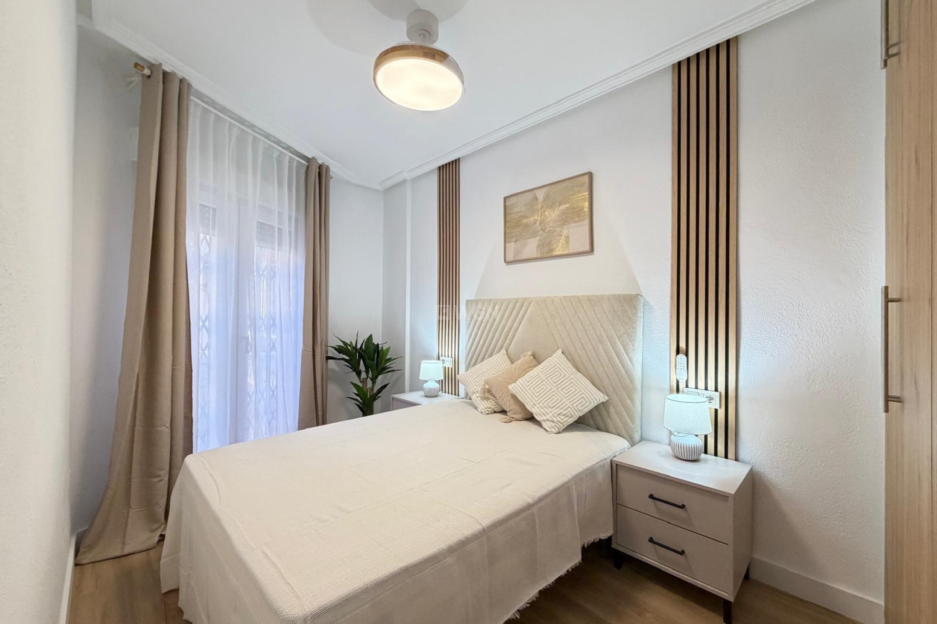 Resale - Apartment / flat - Torrevieja - Playa de los Locos