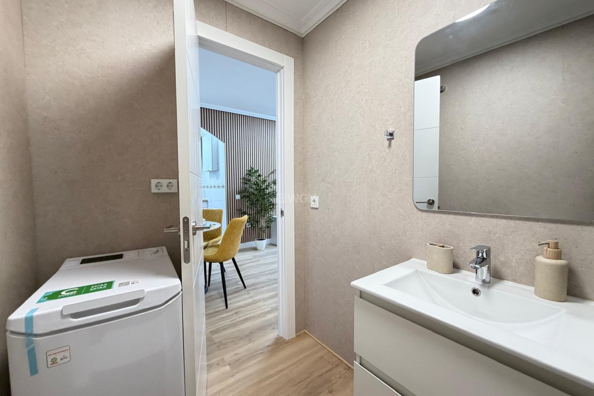 Resale - Apartment / flat - Torrevieja - Playa de los Locos