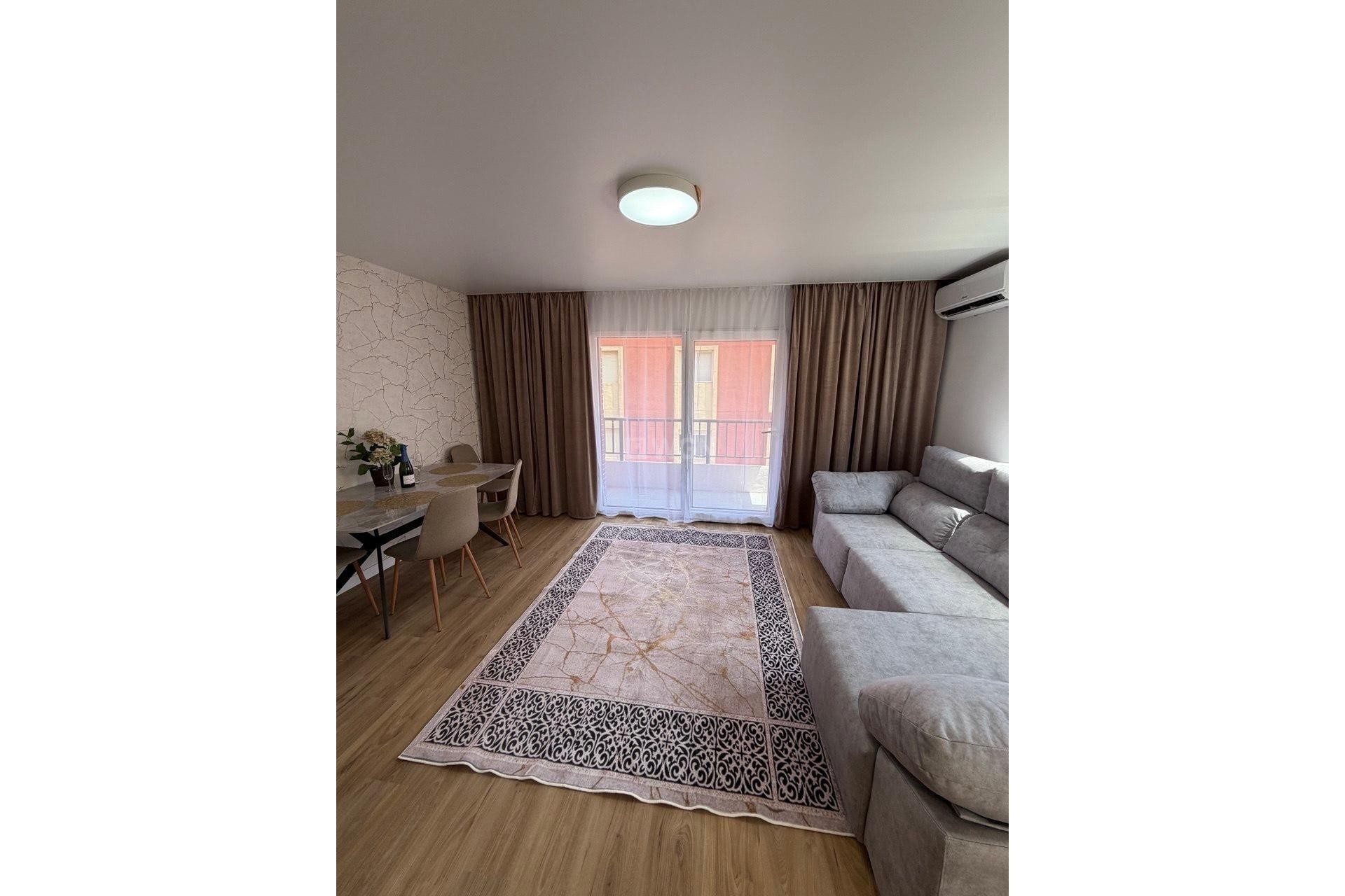 Resale - Apartment / flat - Torrevieja - Playa de los Locos