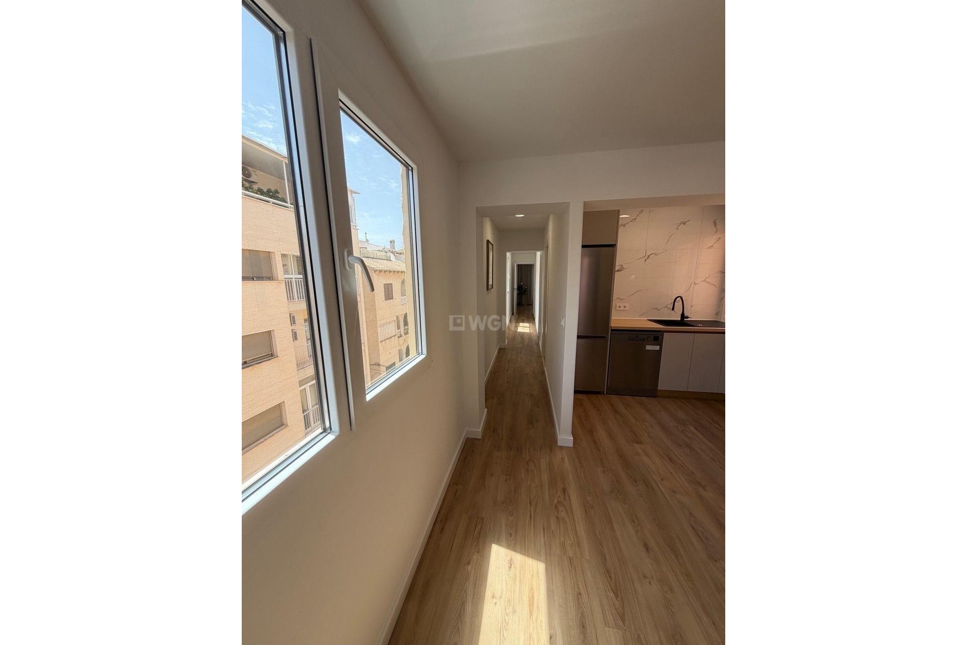 Resale - Apartment / flat - Torrevieja - Playa de los Locos