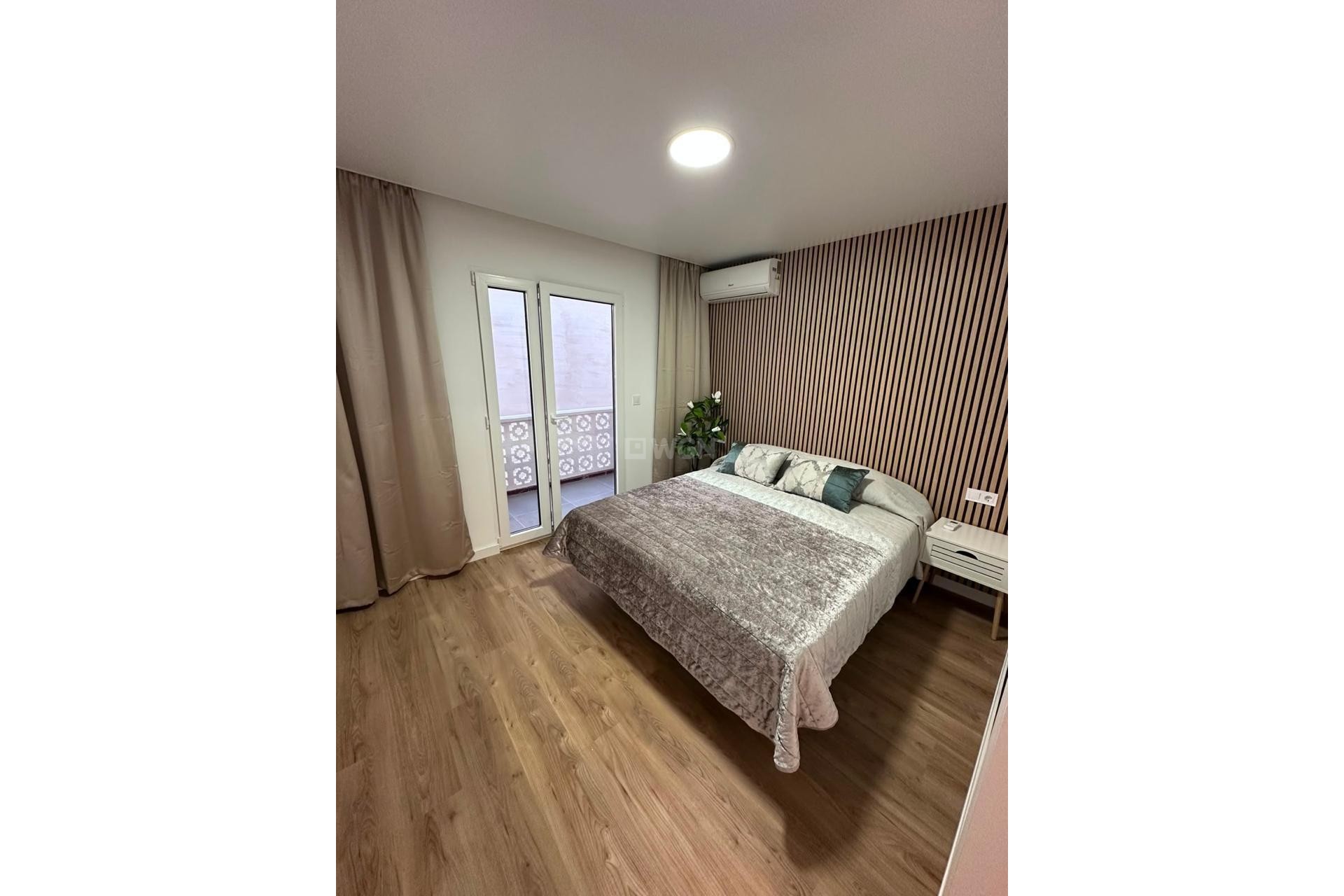 Resale - Apartment / flat - Torrevieja - Playa de los Locos