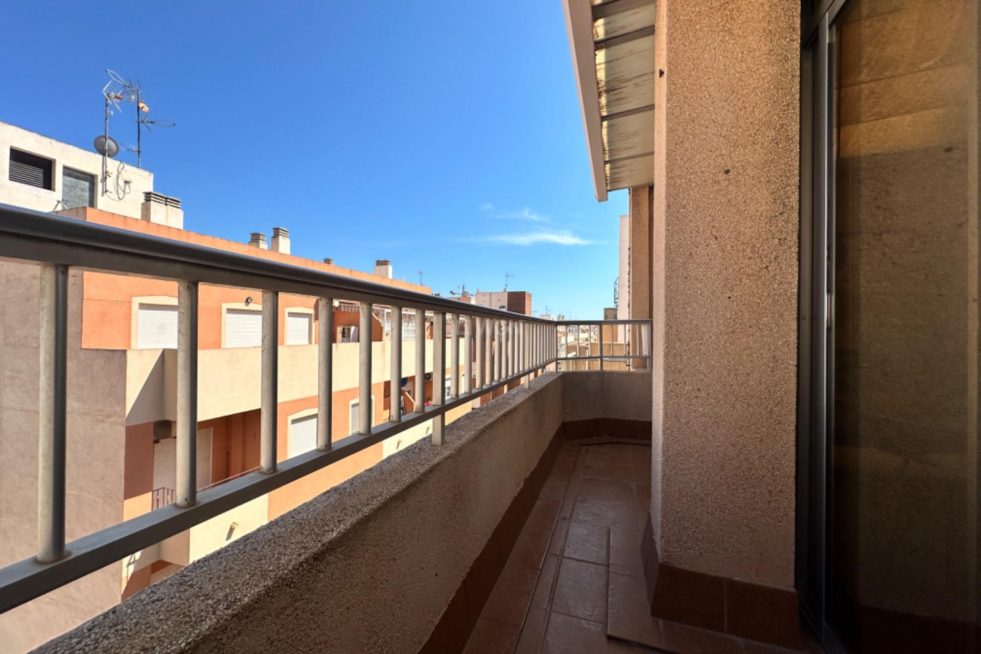 Resale - Apartment / flat - Torrevieja - Playa de los Locos