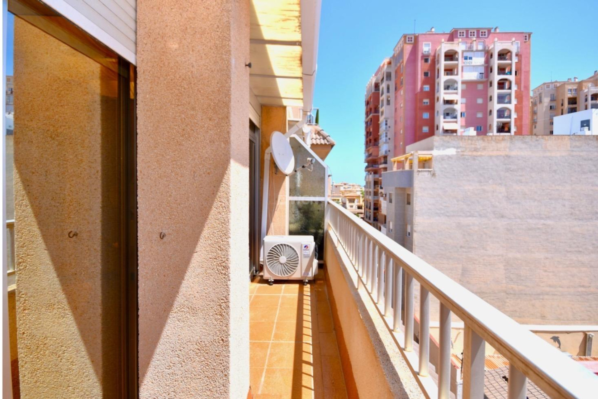 Resale - Apartment / flat - Torrevieja - Playa de los Locos