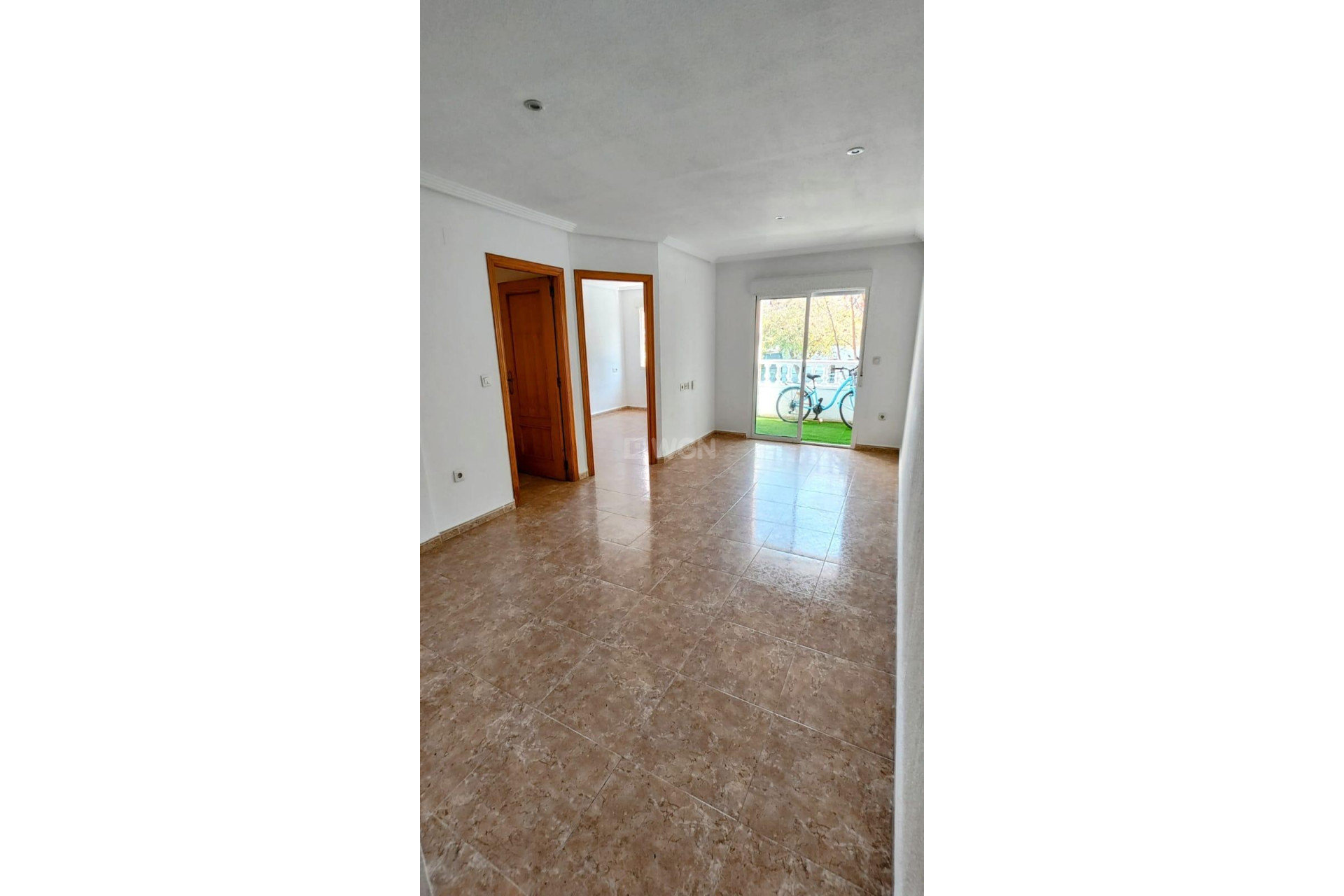Resale - Apartment / flat - Torrevieja - Playa de los Locos