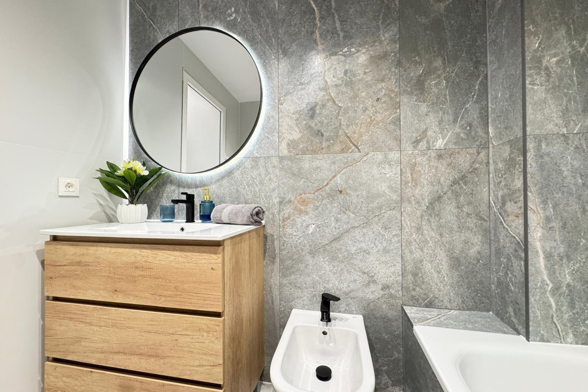 Resale - Apartment / flat - Torrevieja - Playa de los Locos