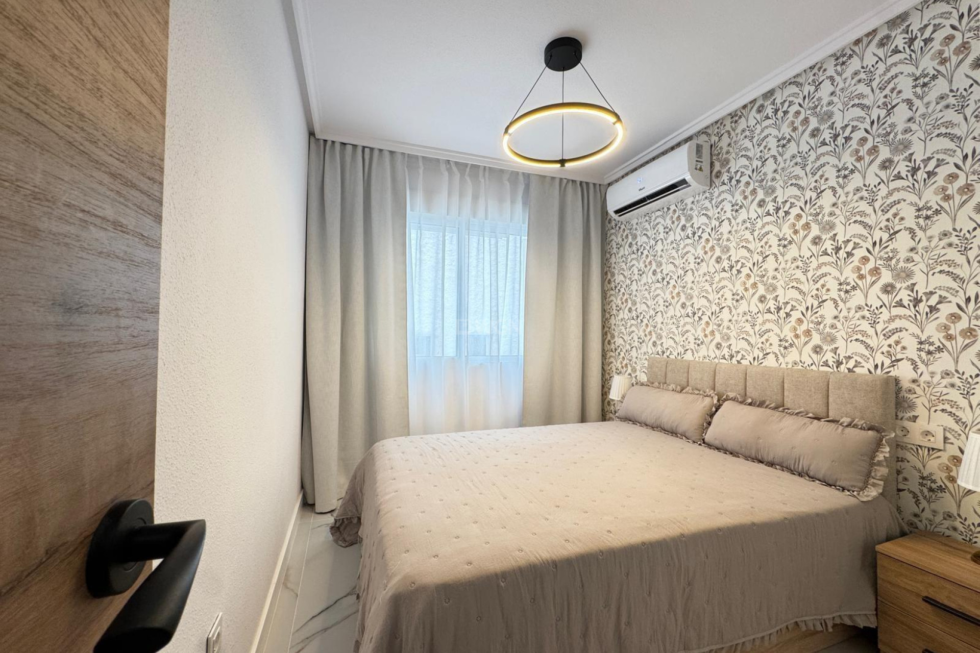 Resale - Apartment / flat - Torrevieja - Playa de los Locos