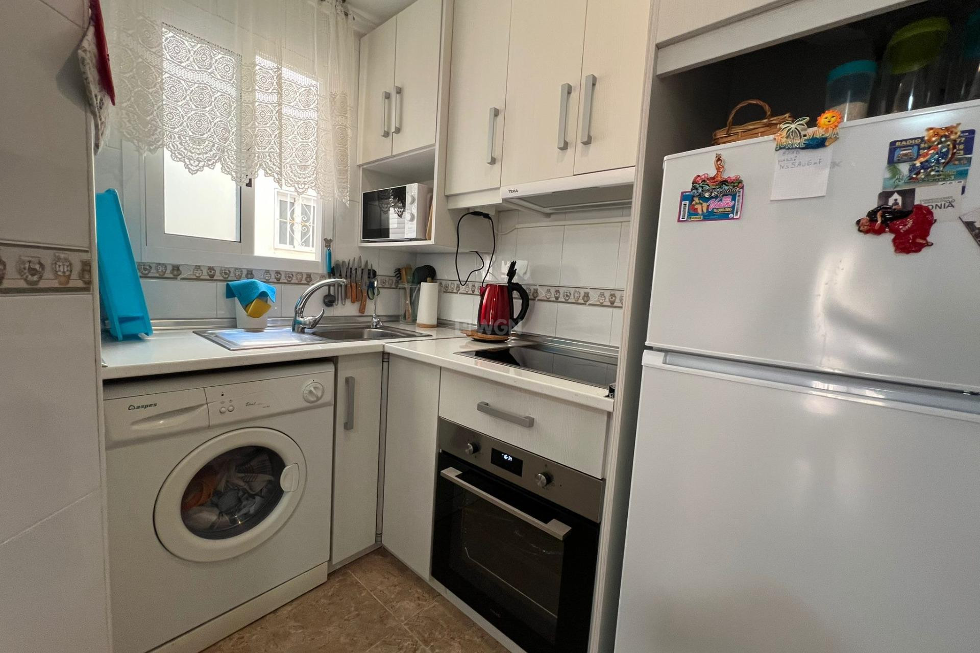 Resale - Apartment / flat - Torrevieja - Playa de los Locos