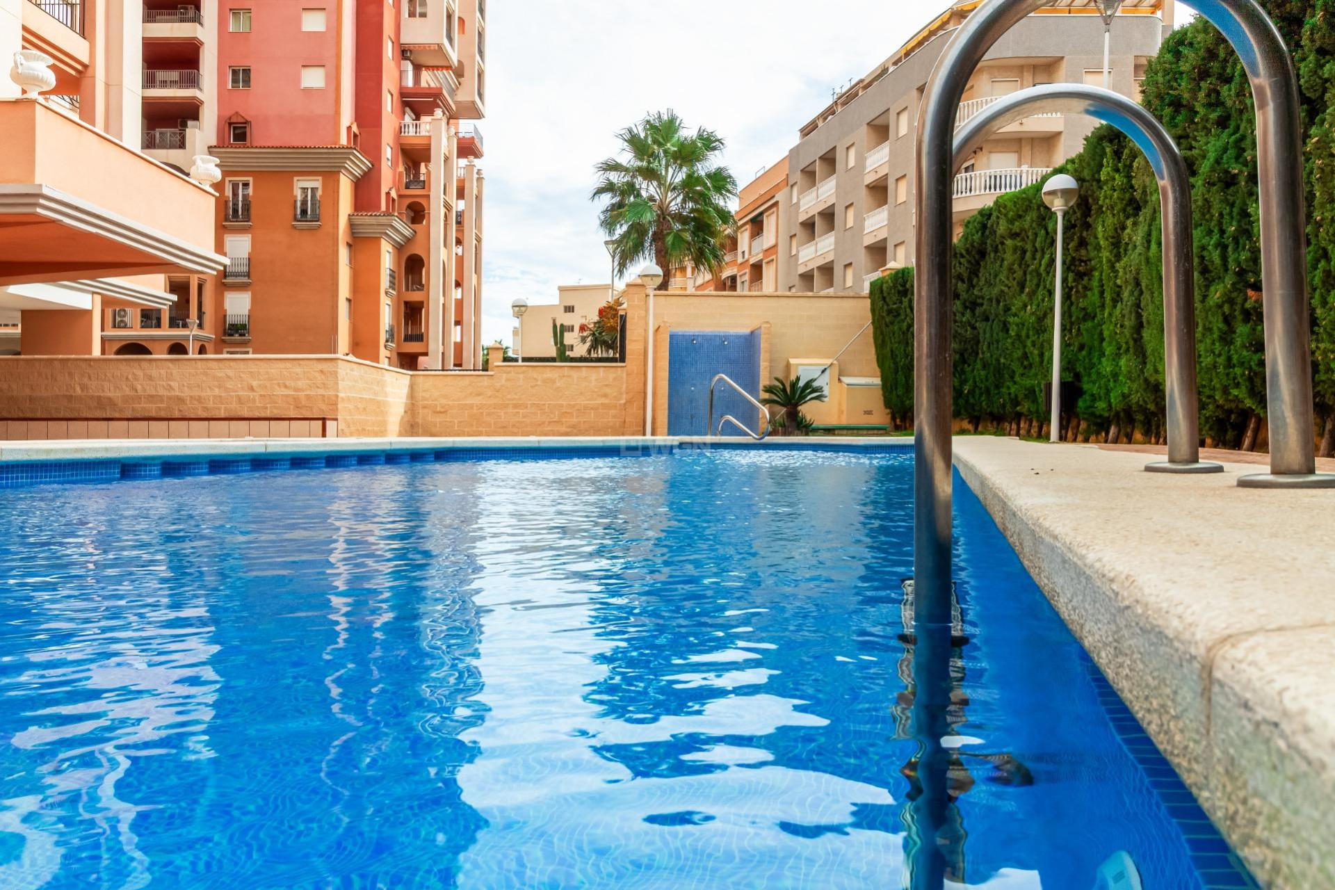 Resale - Apartment / flat - Torrevieja - Playa de los Locos
