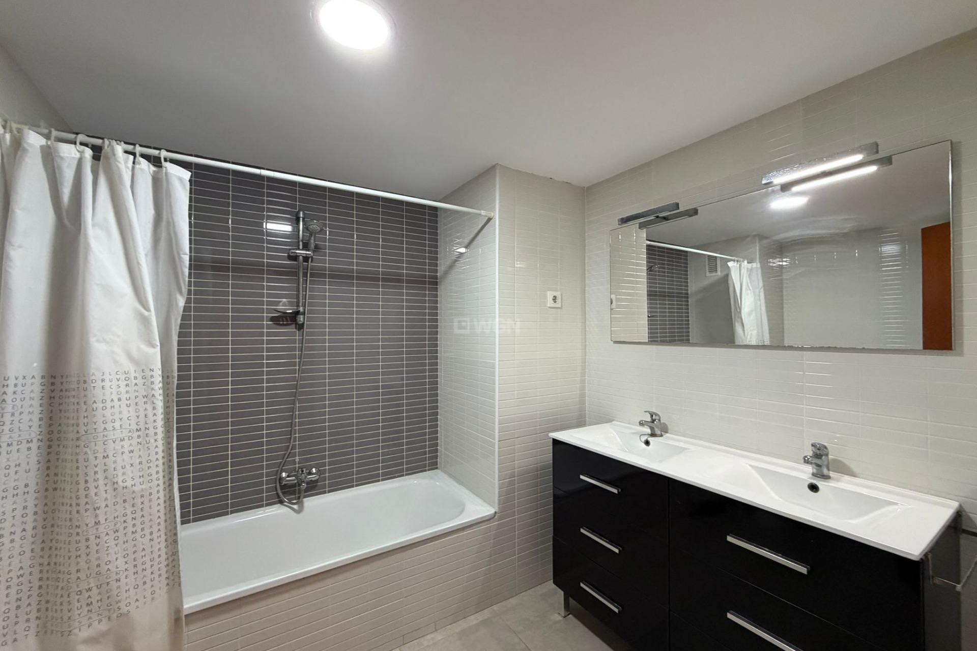 Resale - Apartment / flat - Torrevieja - Playa de los Locos