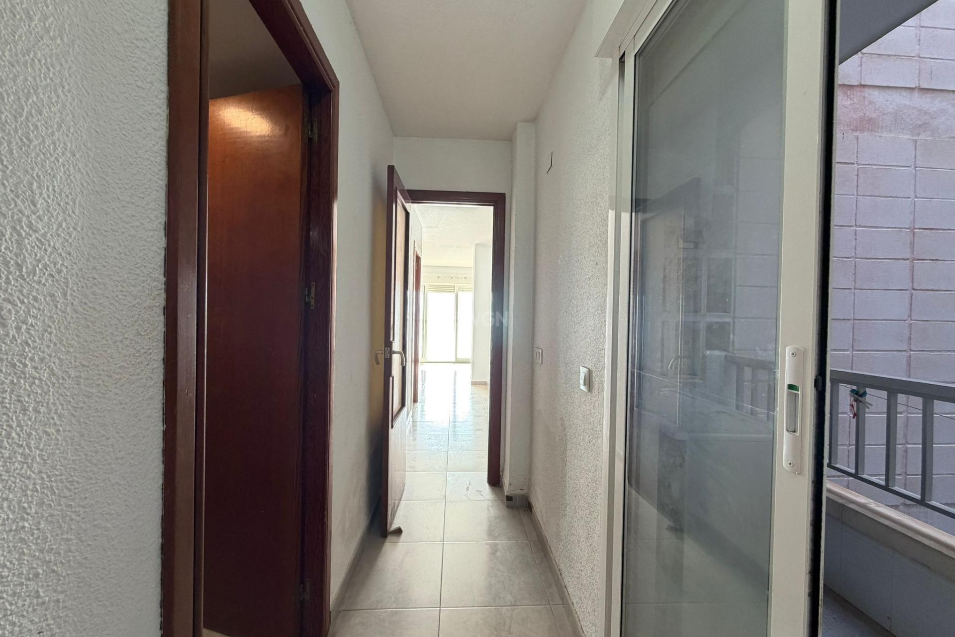 Resale - Apartment / flat - Torrevieja - Playa de los Locos