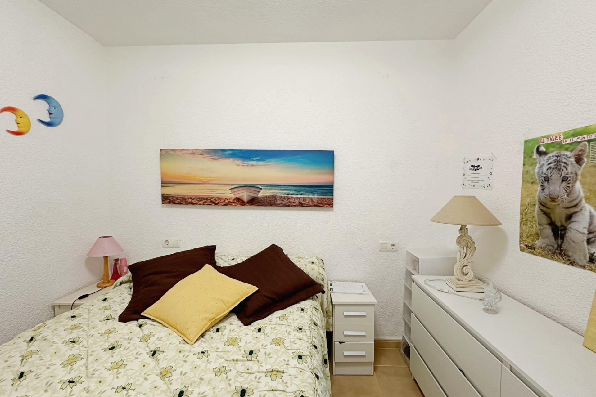 Resale - Apartment / flat - Torrevieja - Playa De Los Naufragos