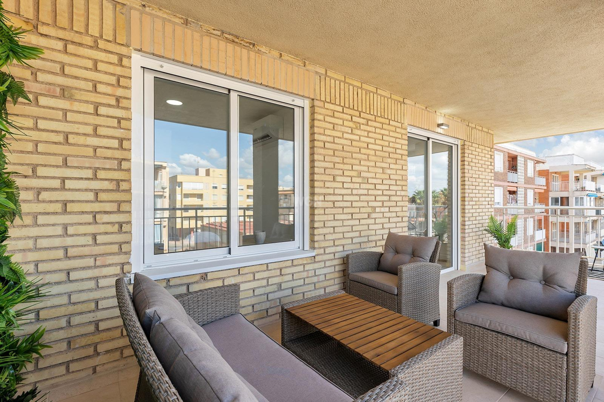 Resale - Apartment / flat - Torrevieja - Playa De Los Naufragos