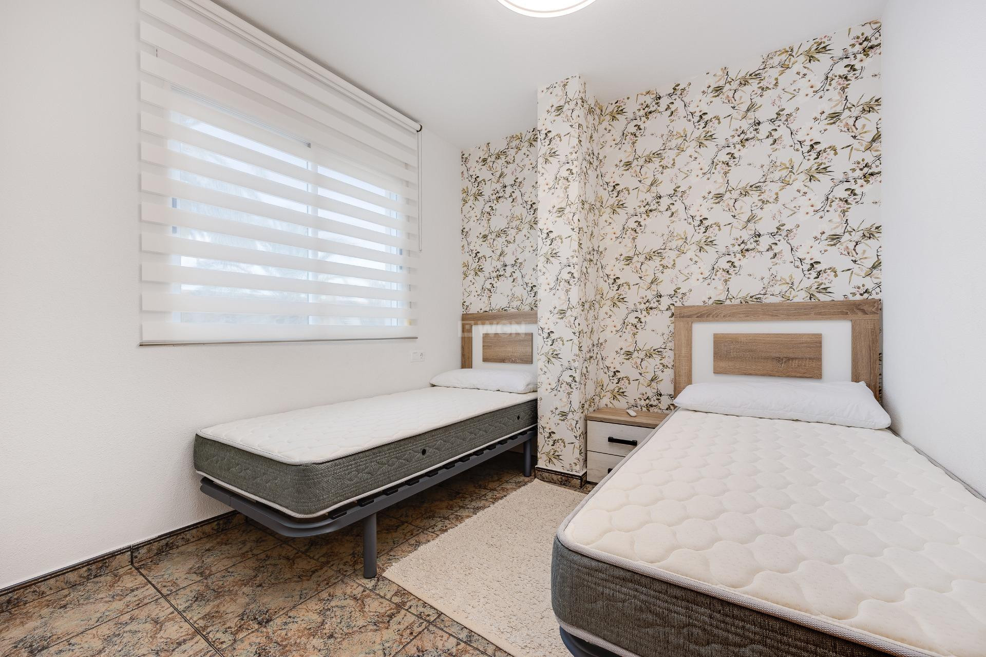 Resale - Apartment / flat - Torrevieja - Playa De Los Naufragos