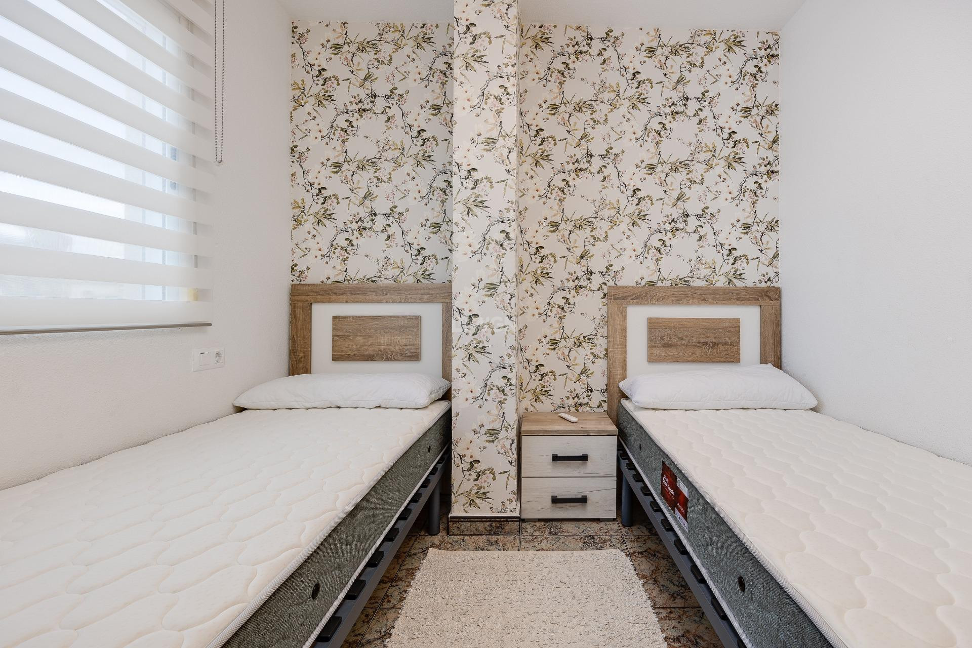 Resale - Apartment / flat - Torrevieja - Playa De Los Naufragos