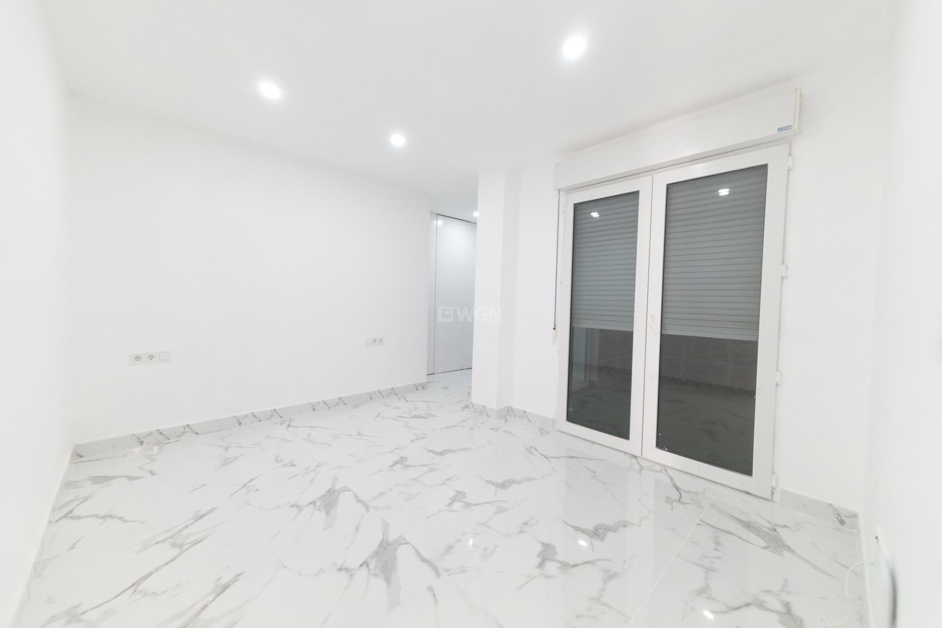 Resale - Apartment / flat - Torrevieja - Playa De Los Naufragos