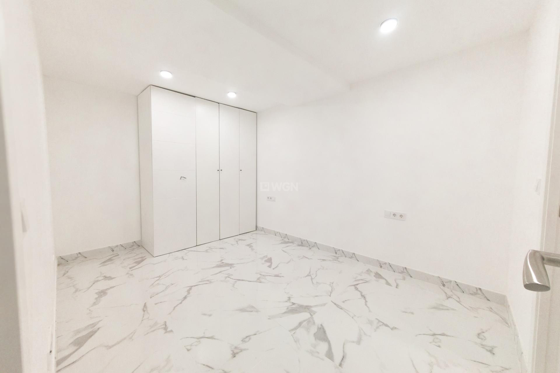 Resale - Apartment / flat - Torrevieja - Playa De Los Naufragos