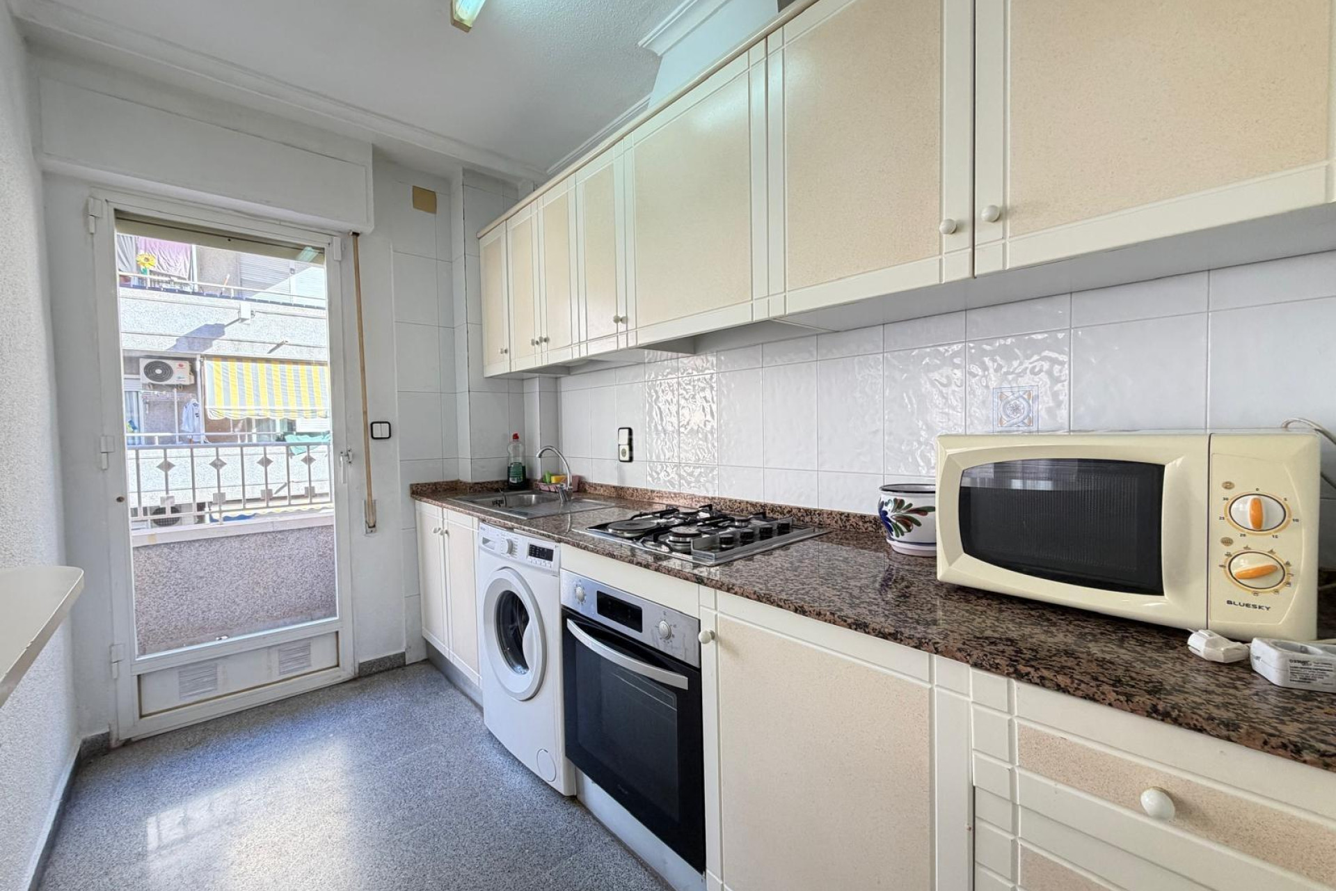 Resale - Apartment / flat - Torrevieja - Playa del Cura