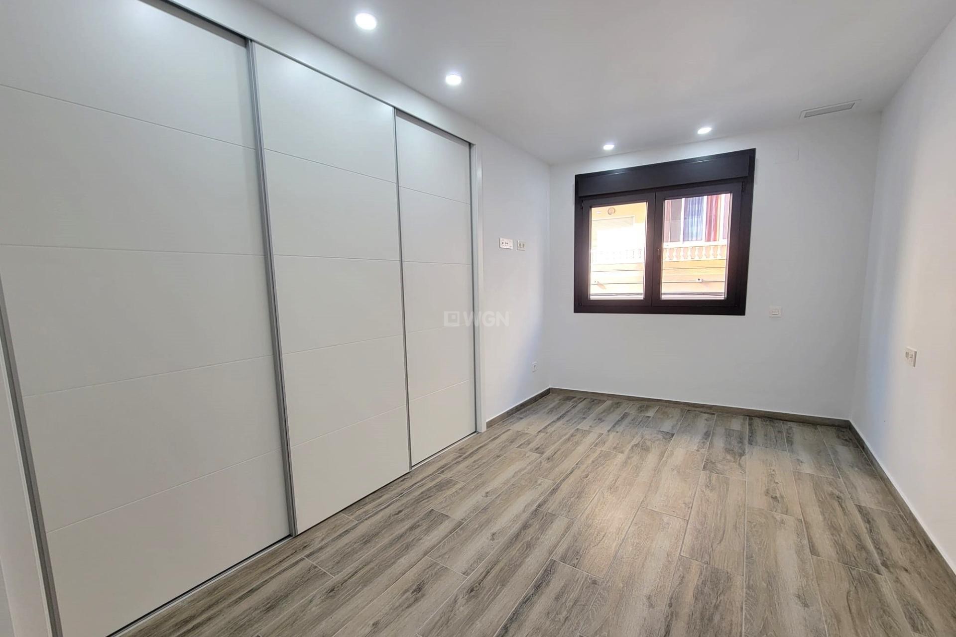 Resale - Apartment / flat - Torrevieja - Playa del Cura
