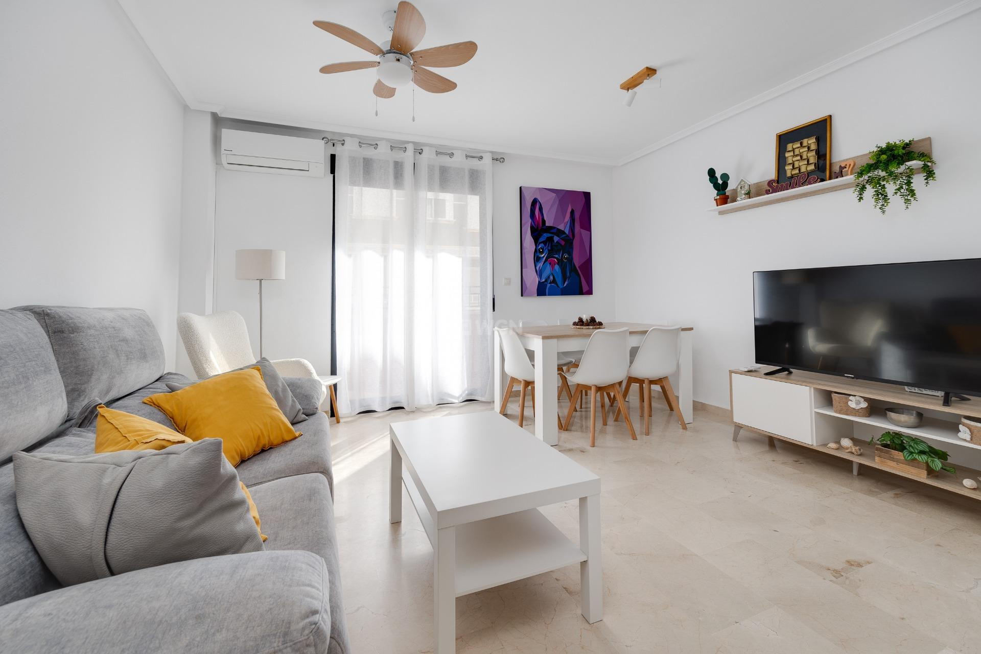 Resale - Apartment / flat - Torrevieja - Playa del Cura