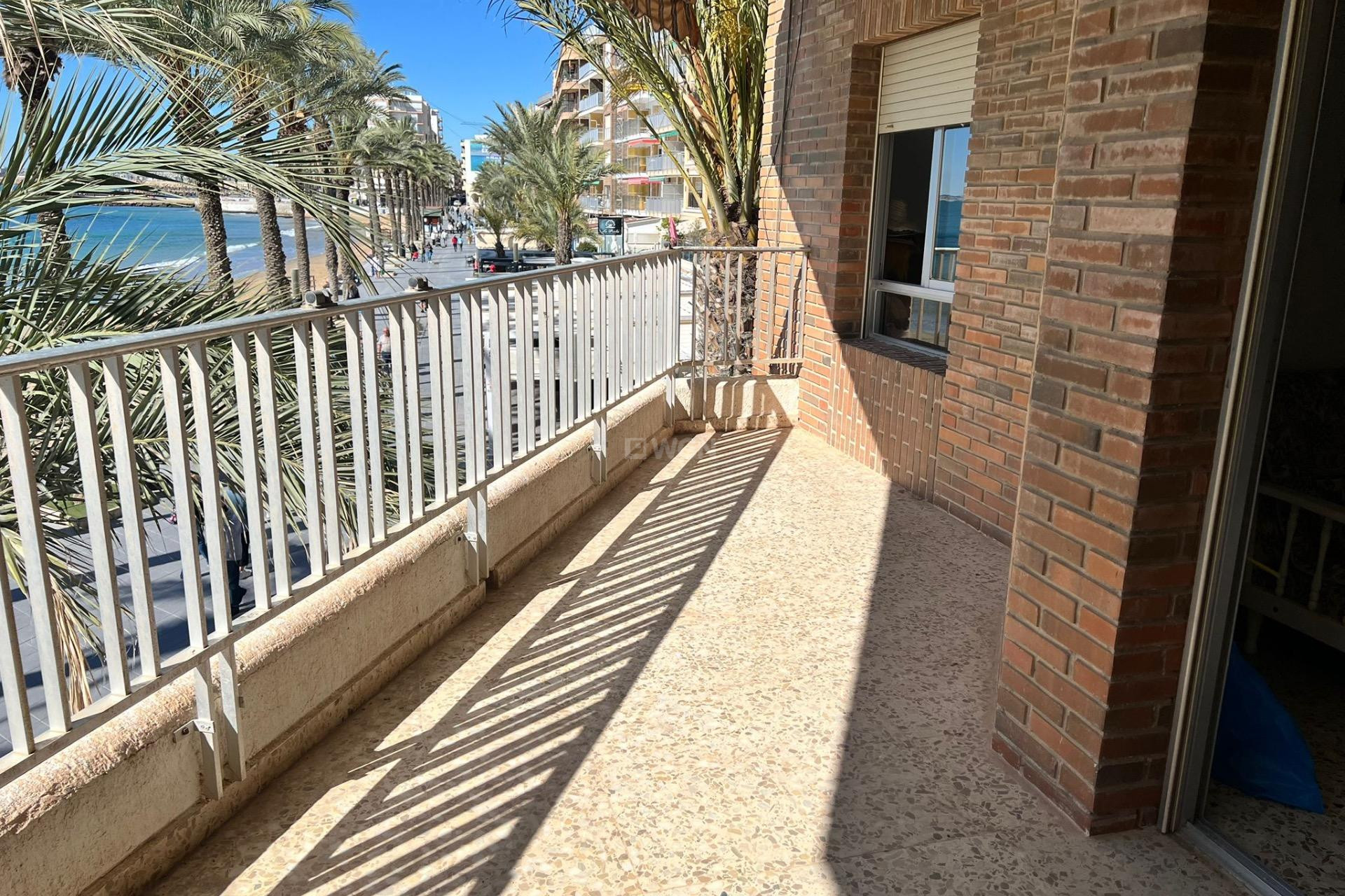 Resale - Apartment / flat - Torrevieja - Playa del Cura