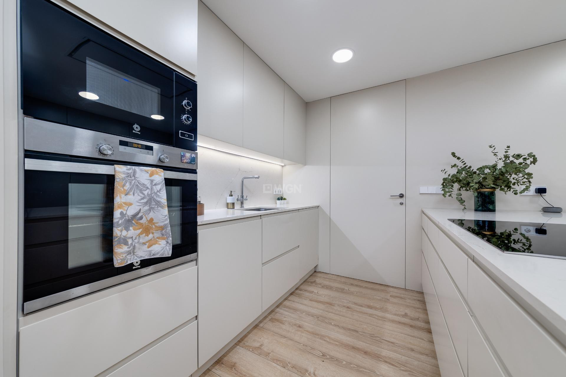 Resale - Apartment / flat - Torrevieja - Playa del Cura