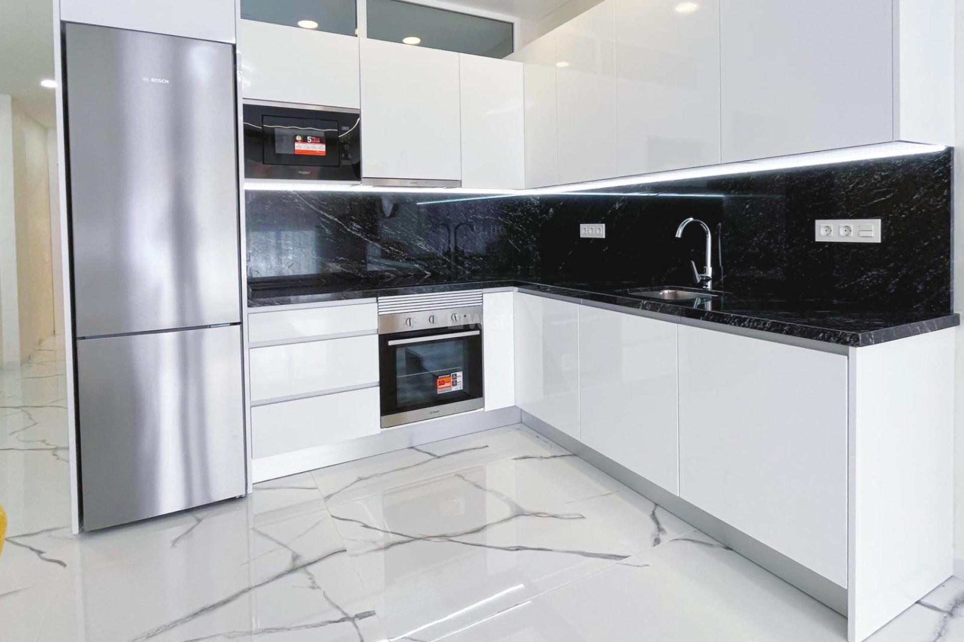 Resale - Apartment / flat - Torrevieja - Playa del Cura