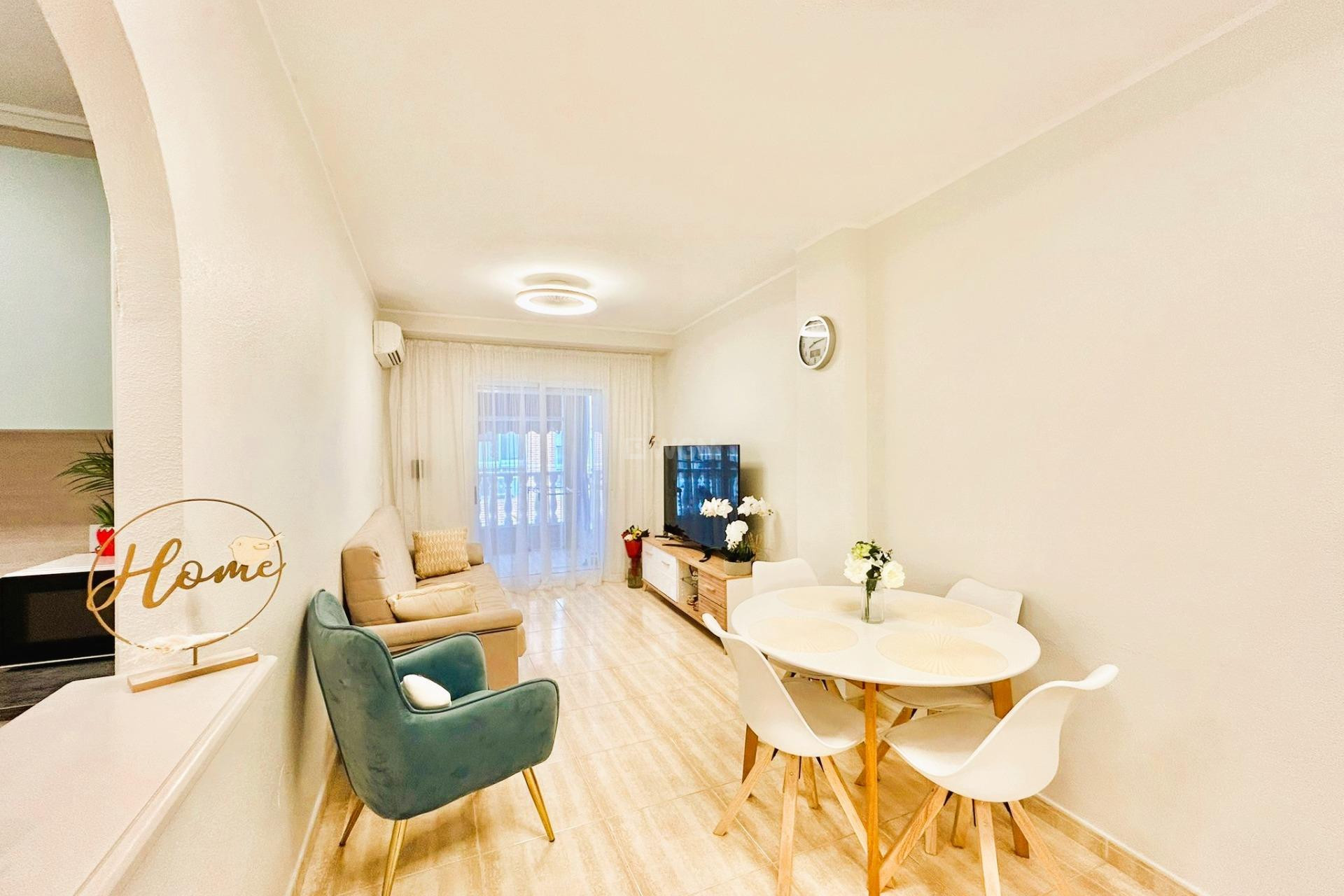 Resale - Apartment / flat - Torrevieja - Playa del Cura