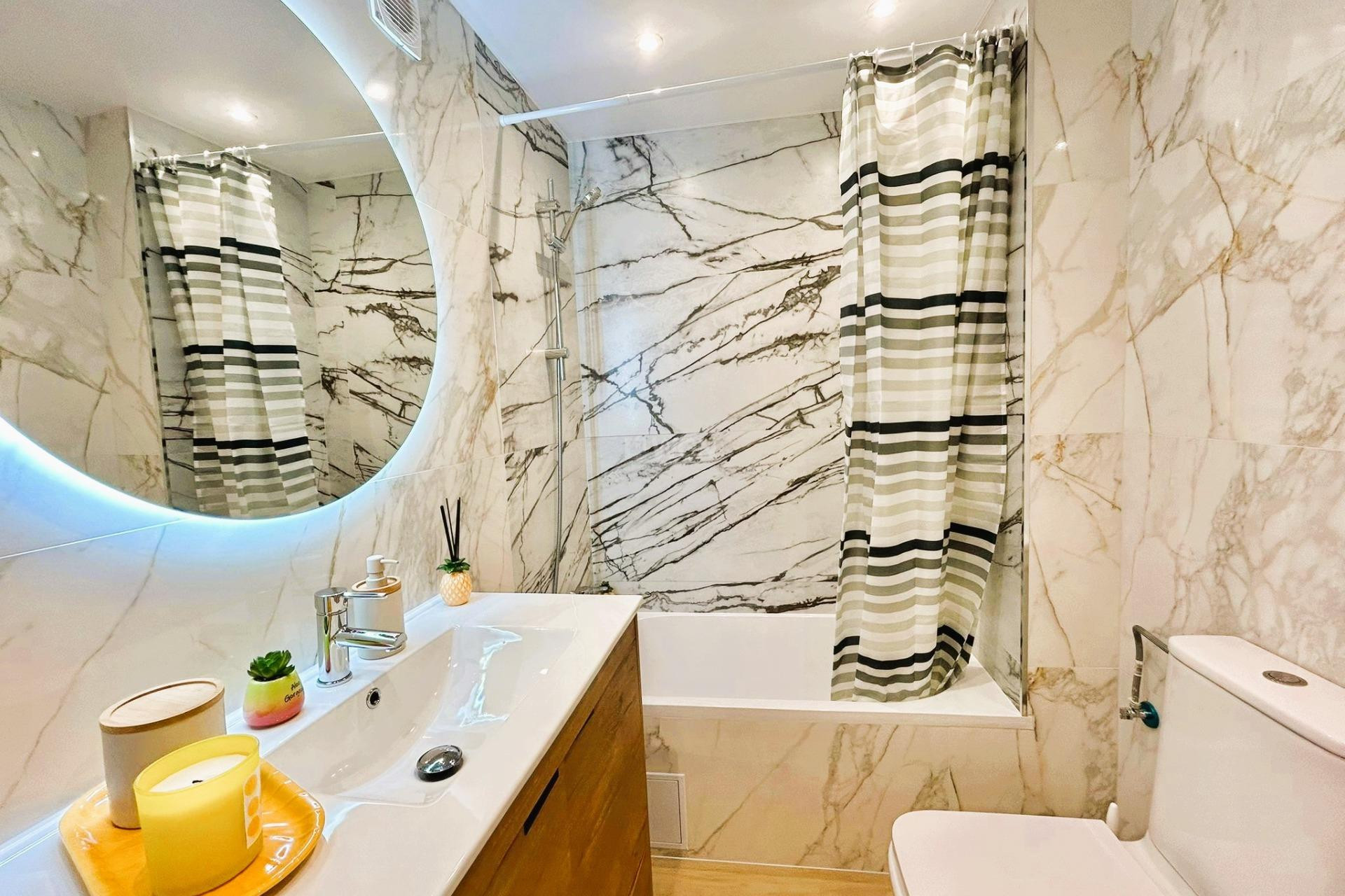 Resale - Apartment / flat - Torrevieja - Playa del Cura