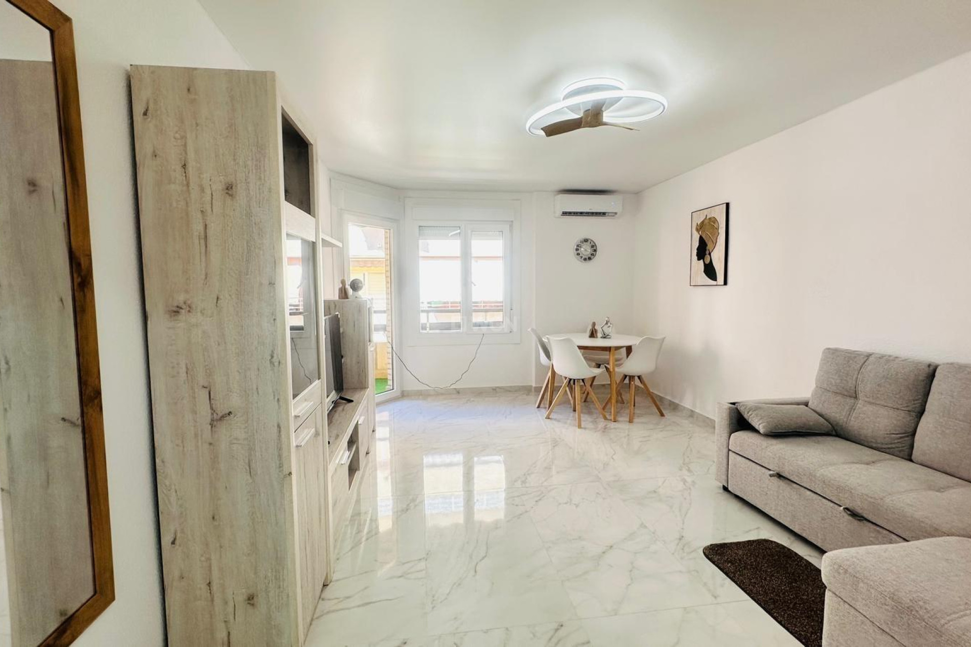 Resale - Apartment / flat - Torrevieja - Playa del Cura