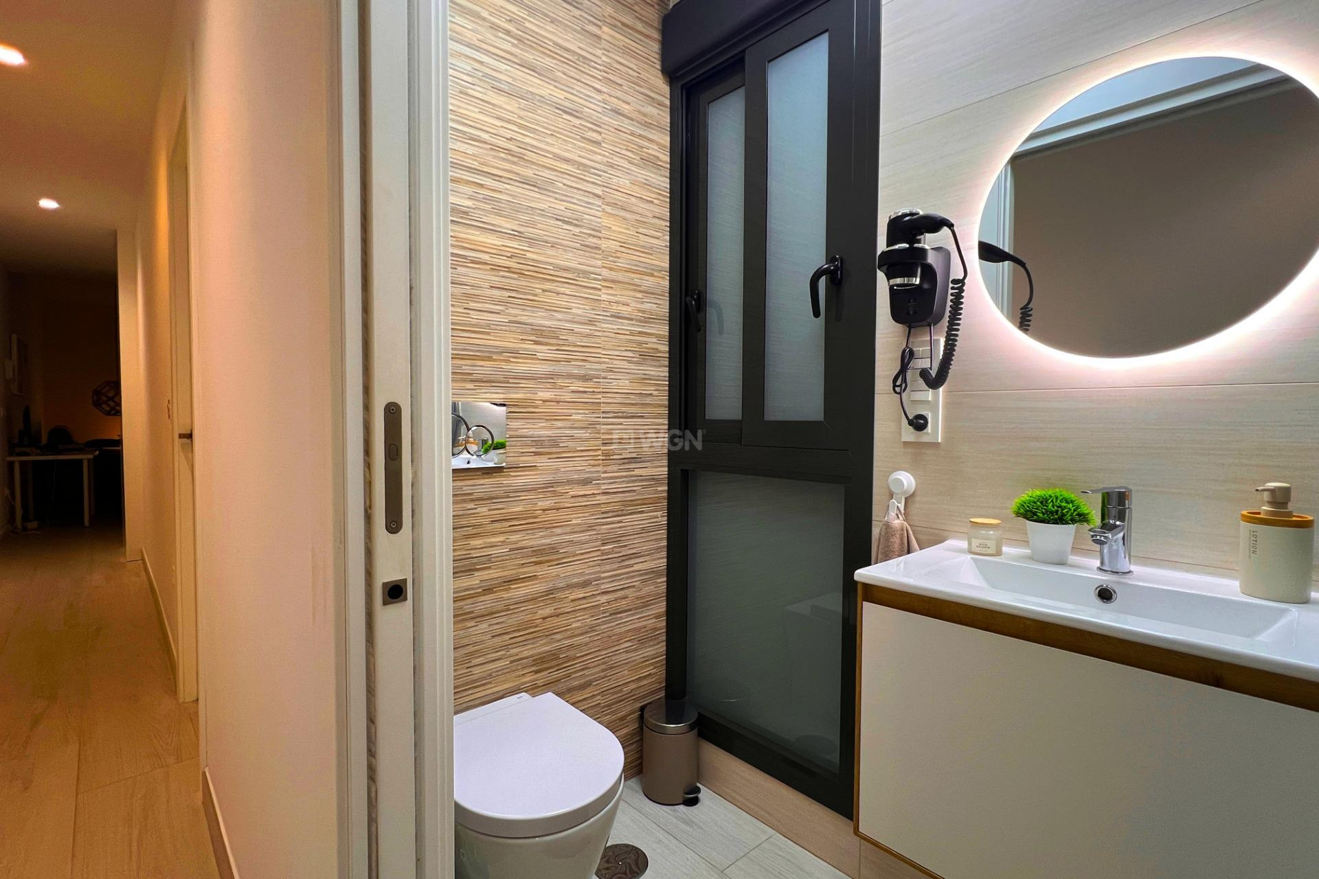 Resale - Apartment / flat - Torrevieja - Playa del Cura